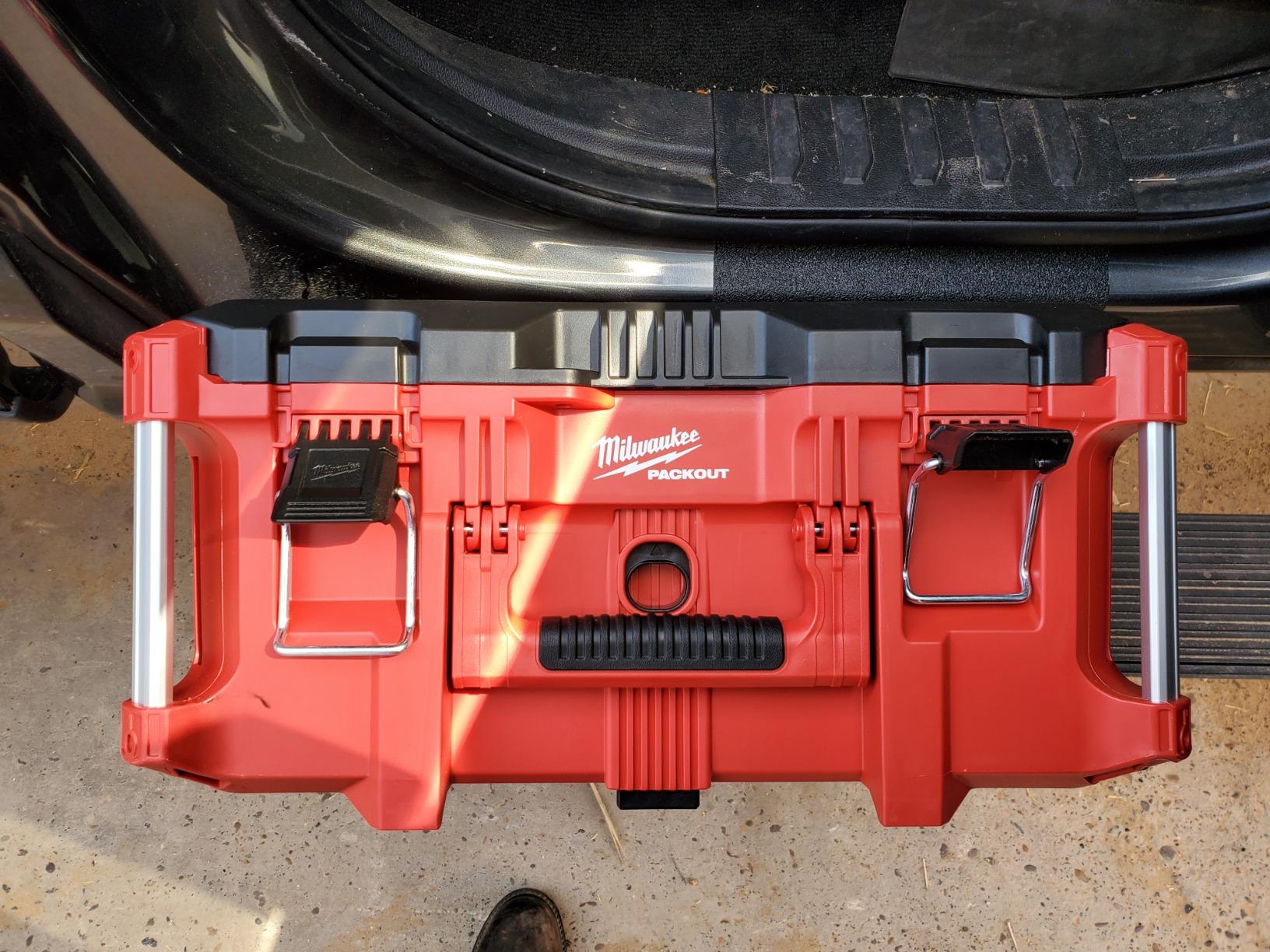 Milwaukee PACKOUT Large Tool Box - 48-22-8425, Red customer photo 1