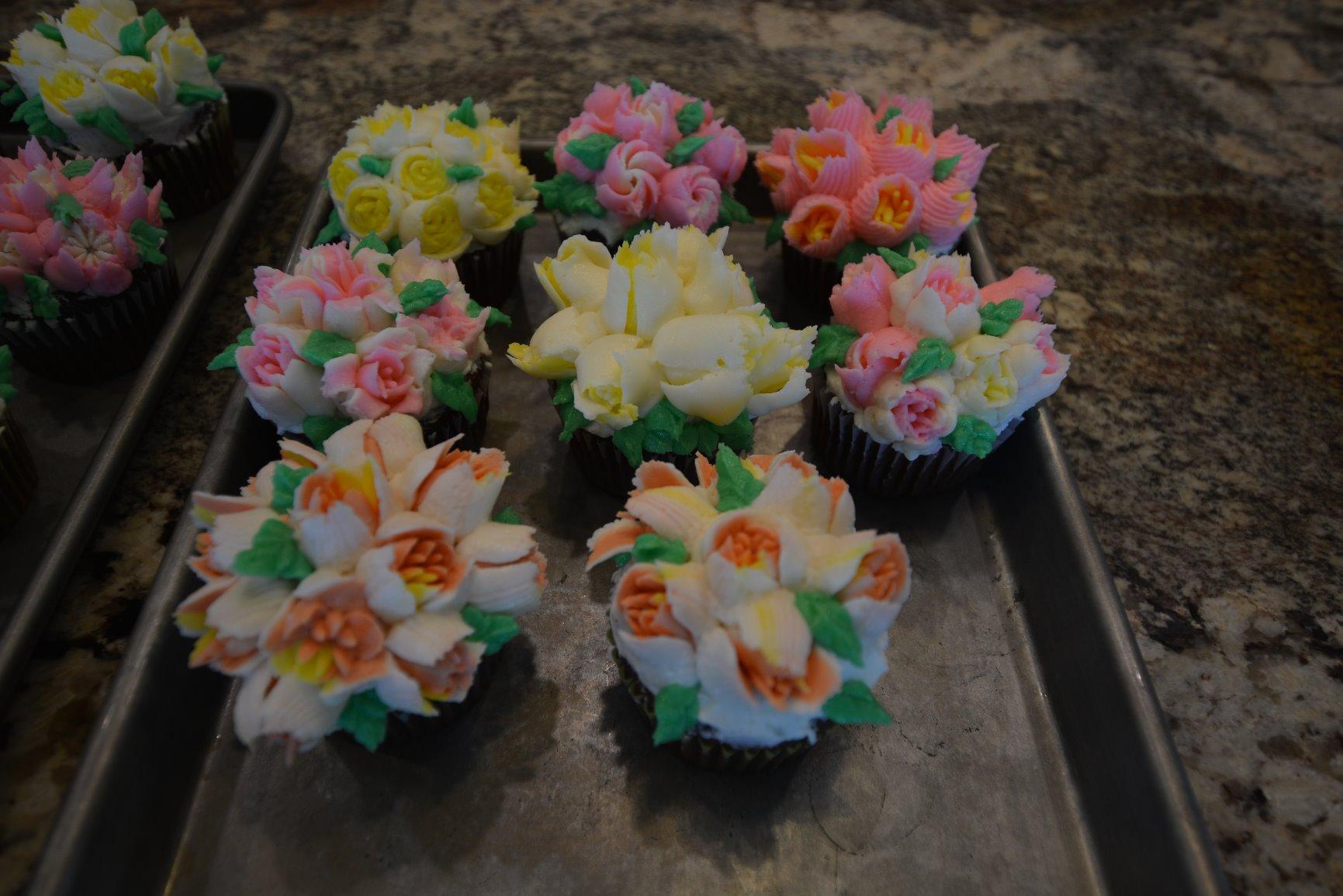 Russian Piping Tips for Cake Decorating - 88Pcs Flower Icing & Frosting Nozzles Set - Complete Pastry Baking Tools Kit - Small & Large Floral Piping Tips for Cupcakes, Cookies & Professional Bakers customer photo 2