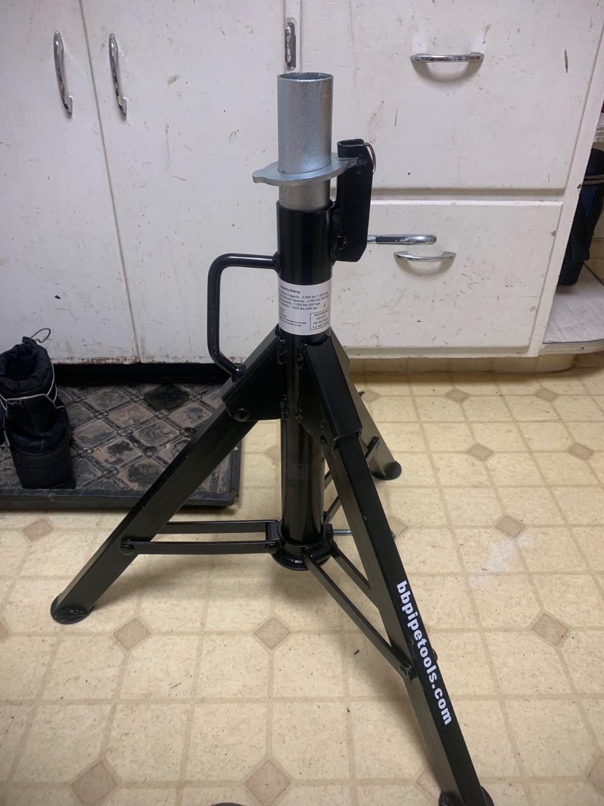 B&B Pipe 3900 High-Profile Adjustable Pipe Jack Stand with V-Head and Folding Legs for Pipe Fitting Threading Welding (1) customer photo 1
