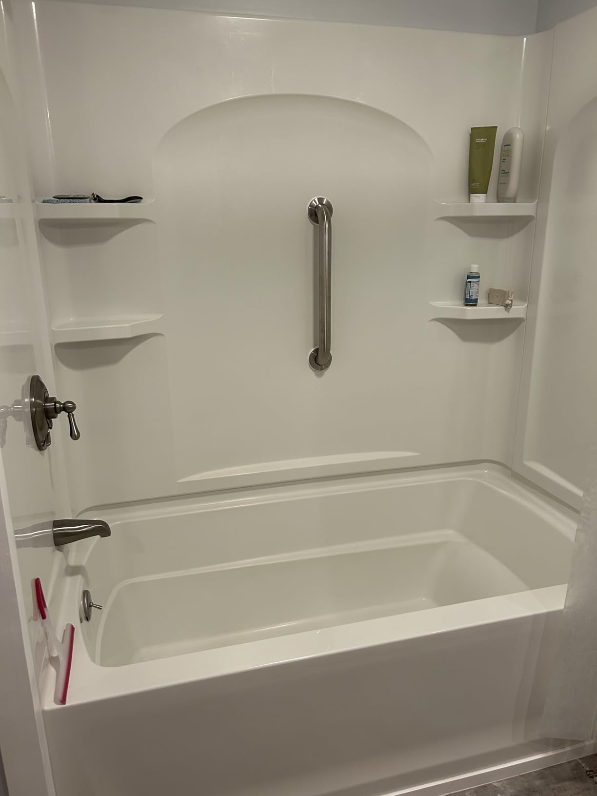 Amazon Basics Bathroom Handicap Safety Grab Bar, 42 Inch Length, 1.5 Inch Diameter, 500LBs Capacity, ADA Compliant, Stainless Steel customer photo 2
