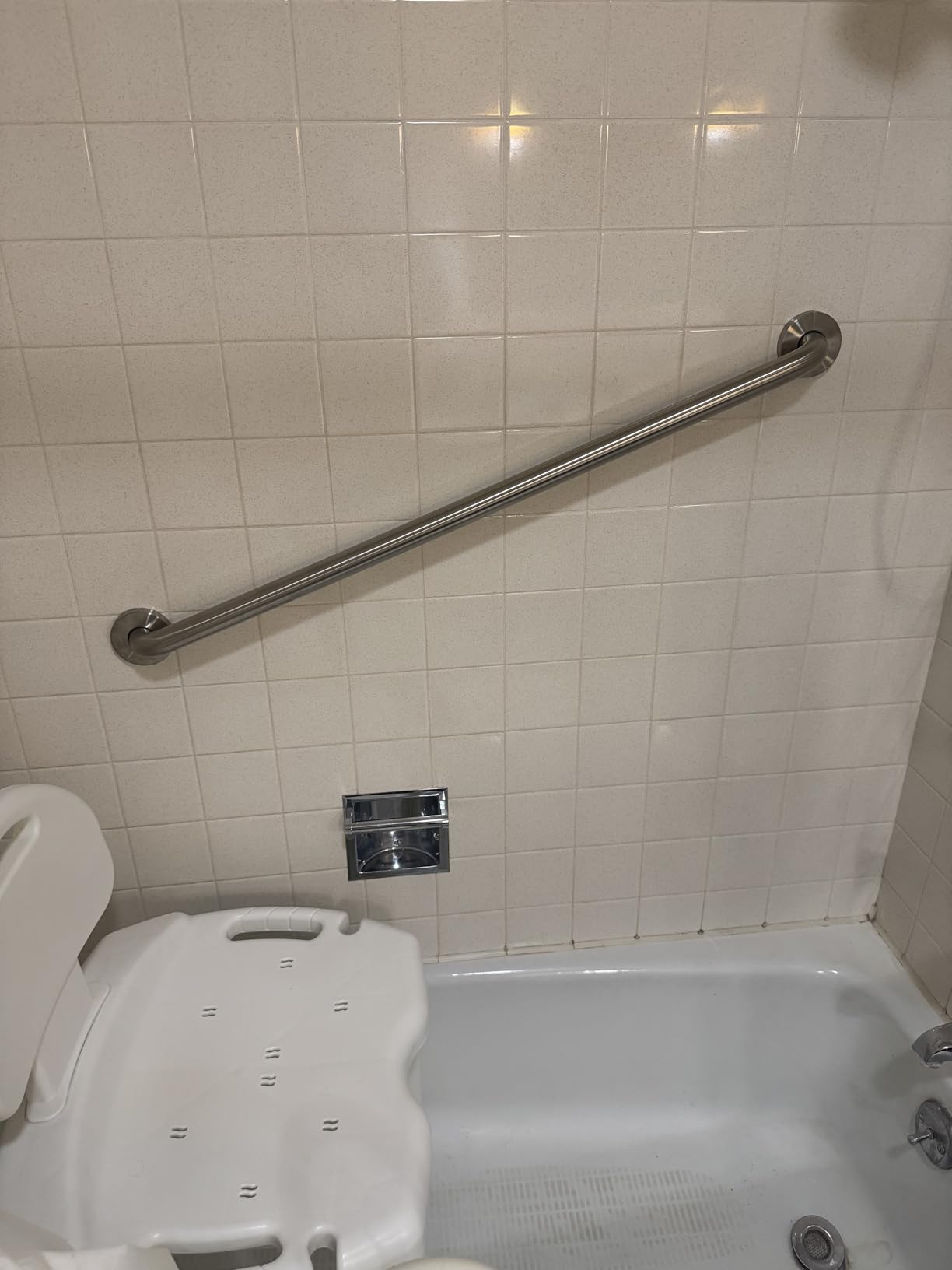 Amazon Basics Bathroom Handicap Safety Grab Bar, 18 Inch Length, 1.25 Inch Diameter, Holds up to 500LBs, ADA Compliant, Stainless Steel customer photo 2