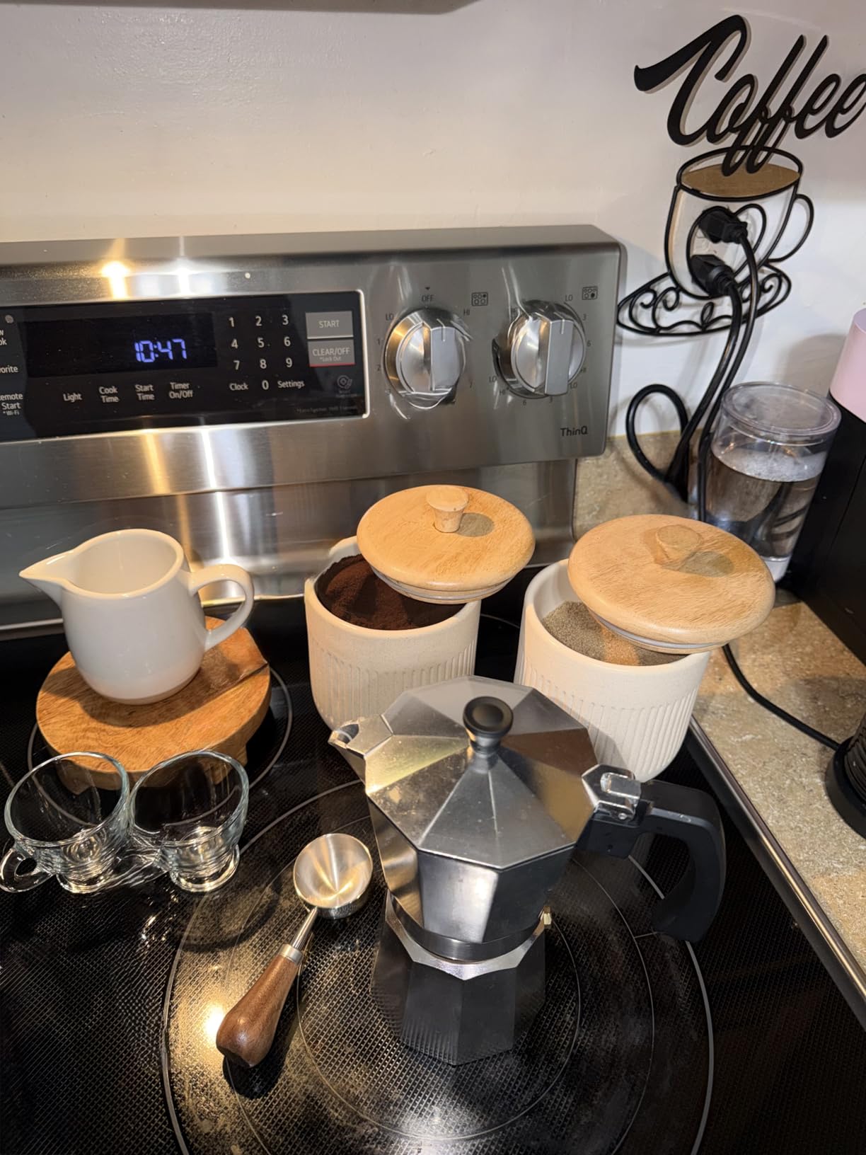 GROSCHE Milano Stovetop Espresso Maker Moka Pot 3 espresso Cup, 5 oz White | Cuban Coffee Maker And Italian Moka Pot For Stovetop Espresso; For Gas, Electric, And Propane Stoves With A Soft-Touch Handle customer photo 2