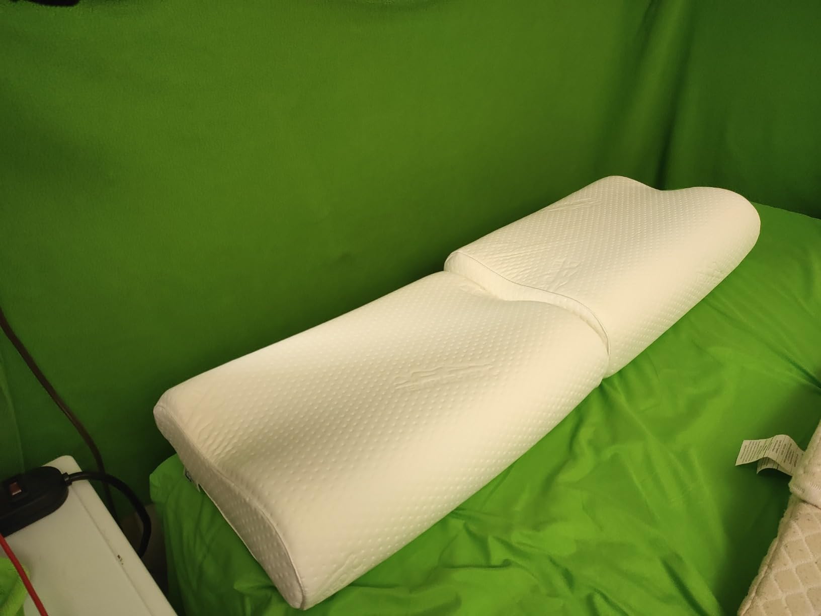 Tempur-Pedic TEMPUR-Ergo Neck Pillow, Medium Profile, White customer photo 2