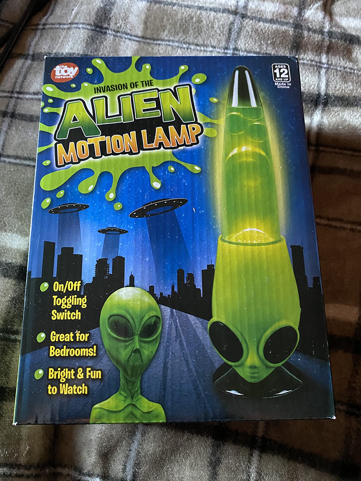 Rhode Island Novelty 13 Inch Alien Head Wax Motion Lamp customer photo 1