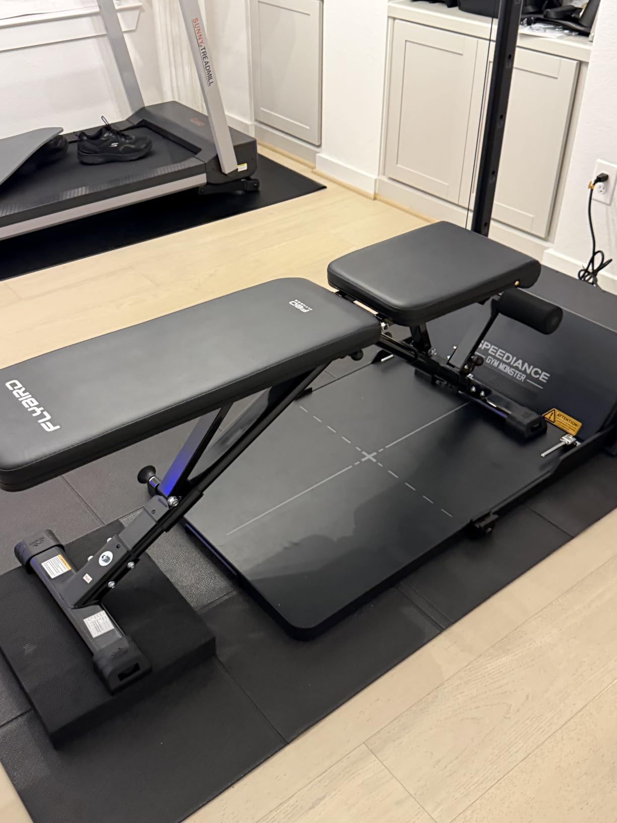 FLYBIRD WB5 Weight Bench, ASTM-Certified 800LBS Adjustable Weight Bench, Foldable, 90° to -30° FID and 30in Extended Backrest for Bench Press Strength Training customer photo 2