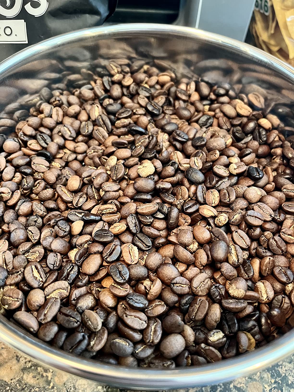 JIAWANSHUN 1.1LB Electric Coffee Bean Roaster 1200W | 0-240°C Adjustable Temp, Non-Stick Pan, for Green Coffee Beans, Home Use customer photo 1