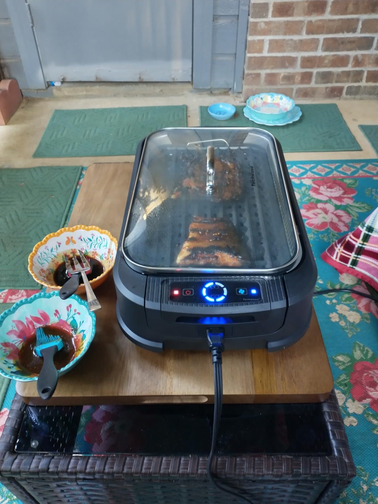 Indoor Smokeless Grill, Techwood 1500W Electric Indoor Grill with Tempered Glass Lid customer photo 1