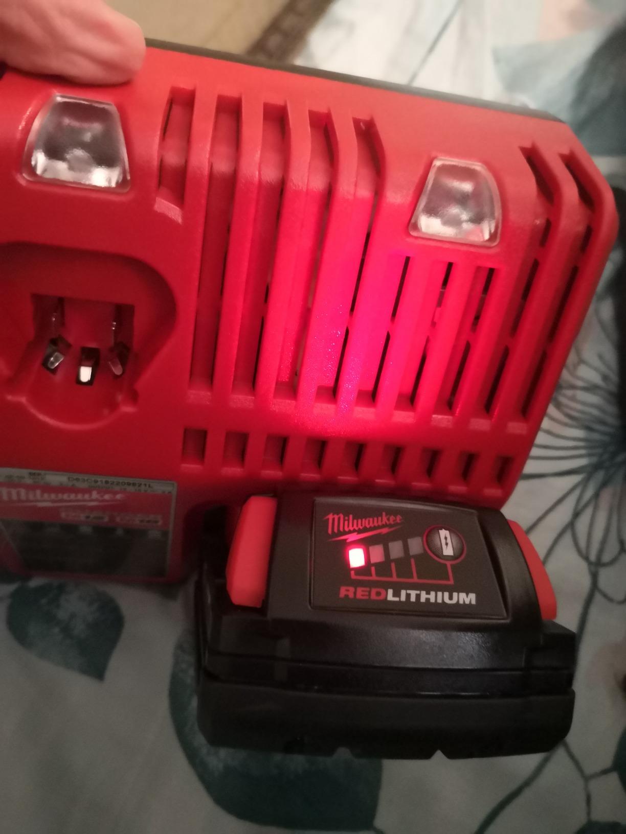 Milwaukee 2801-21P M18 18-Volt Lithium-Ion Compact Brushless Cordless 1/2 in. Drill/Driver Kit customer photo 2