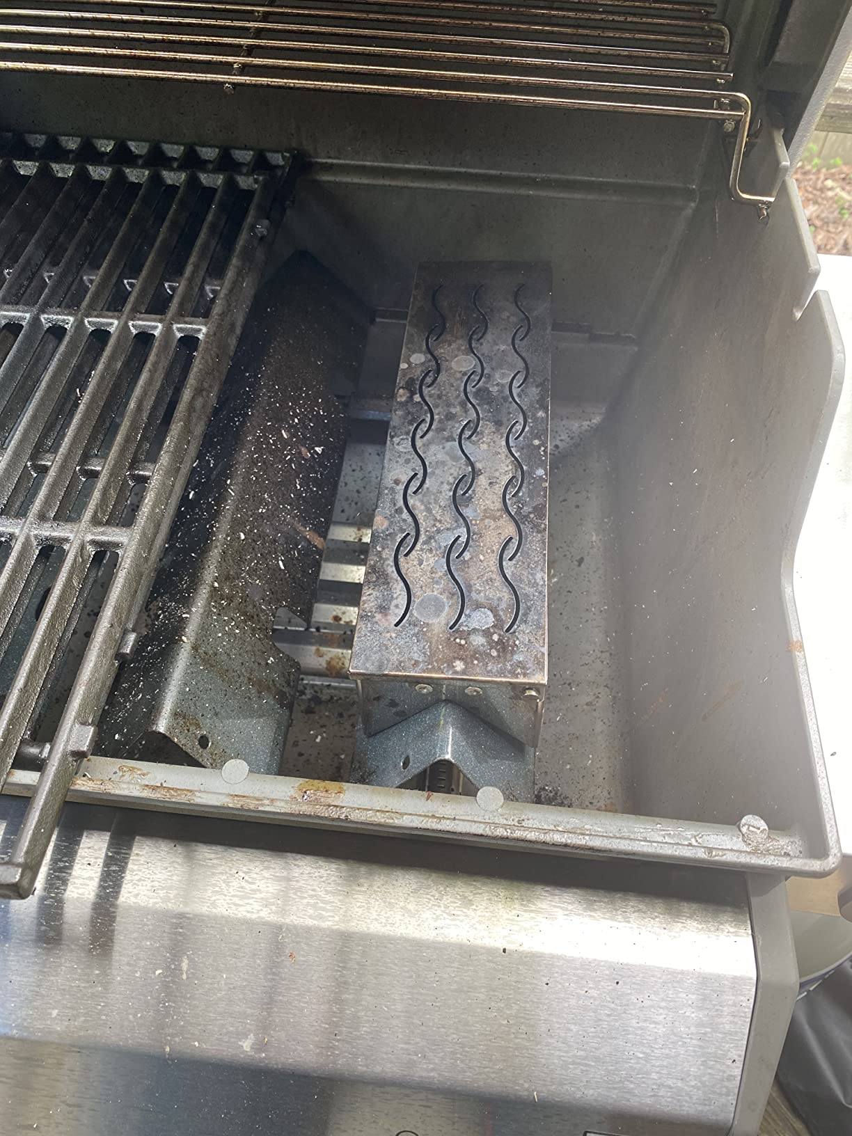 Skyflame Wood Chip Smoker Box for Charcoal, Propane Gas Grill | Stainless Steel, Double V-shape, Dense Wavy Vent, BBQ Smoke Box with Hinged Lid, 12.5