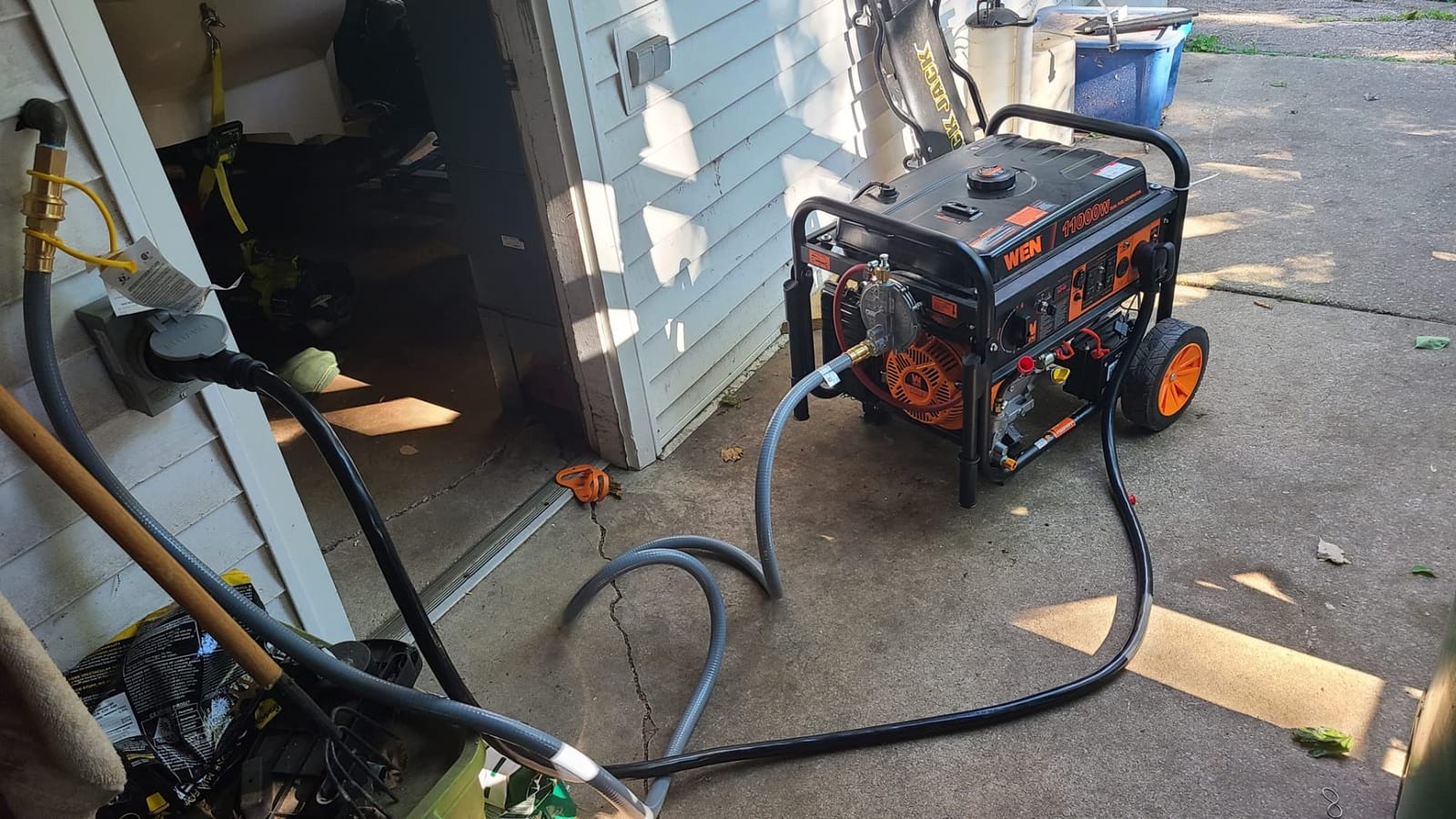 WEN 11,000-Watt 120V/240V Dual Fuel Portable Generator with Wheel Kit and Electric Start (DF1100T) customer photo 2