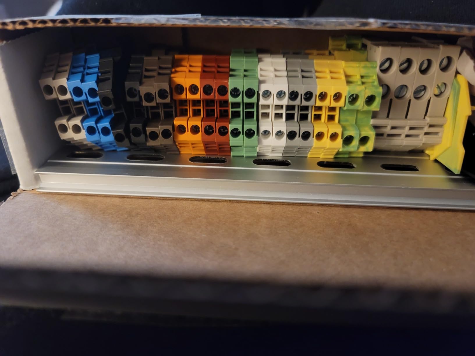 DIN Rail Terminal Blocks Kit by International Connector 20 Dinkle DK2.5N DIN Terminal Block Connectors 12-22 AWG Gauge 20A 600V, Ground Blocks, Jumpers, End Covers, End Brackets on 8'' Aluminum Rail customer photo 2