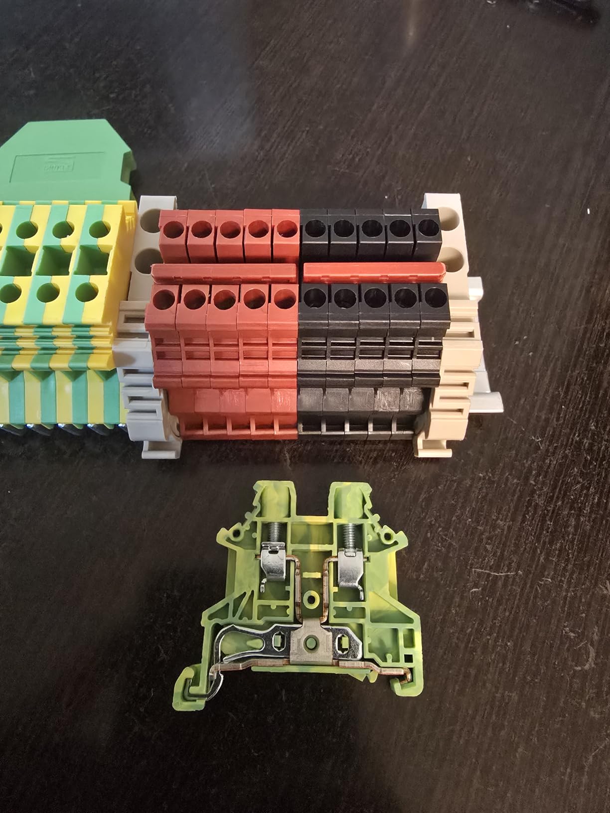 Dinkle UL Listed DIN Rail Terminal Block Kit #1 Red/Black Dinkle 20 DK2.5N 12 AWG Gauge 20A 600V Ground DK2.5N-PE Jumper DSS2.5N-10P End Covers End Brackets customer photo 1