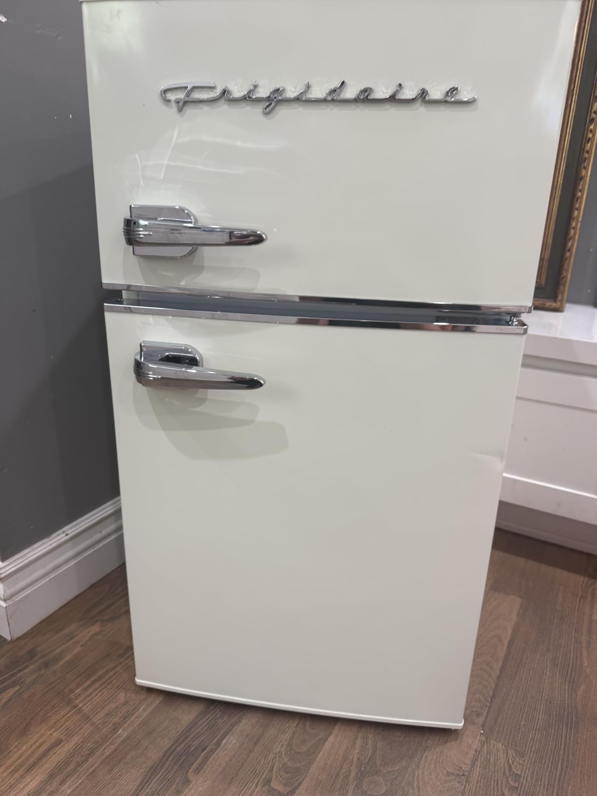 Frigidaire Retro Compact Fridge Freezer Combo, 3.1 cu. ft. Capacity, Small Top Freezer Refrigerator, Mini Fridge with Built-in Bottle Opener customer photo 1