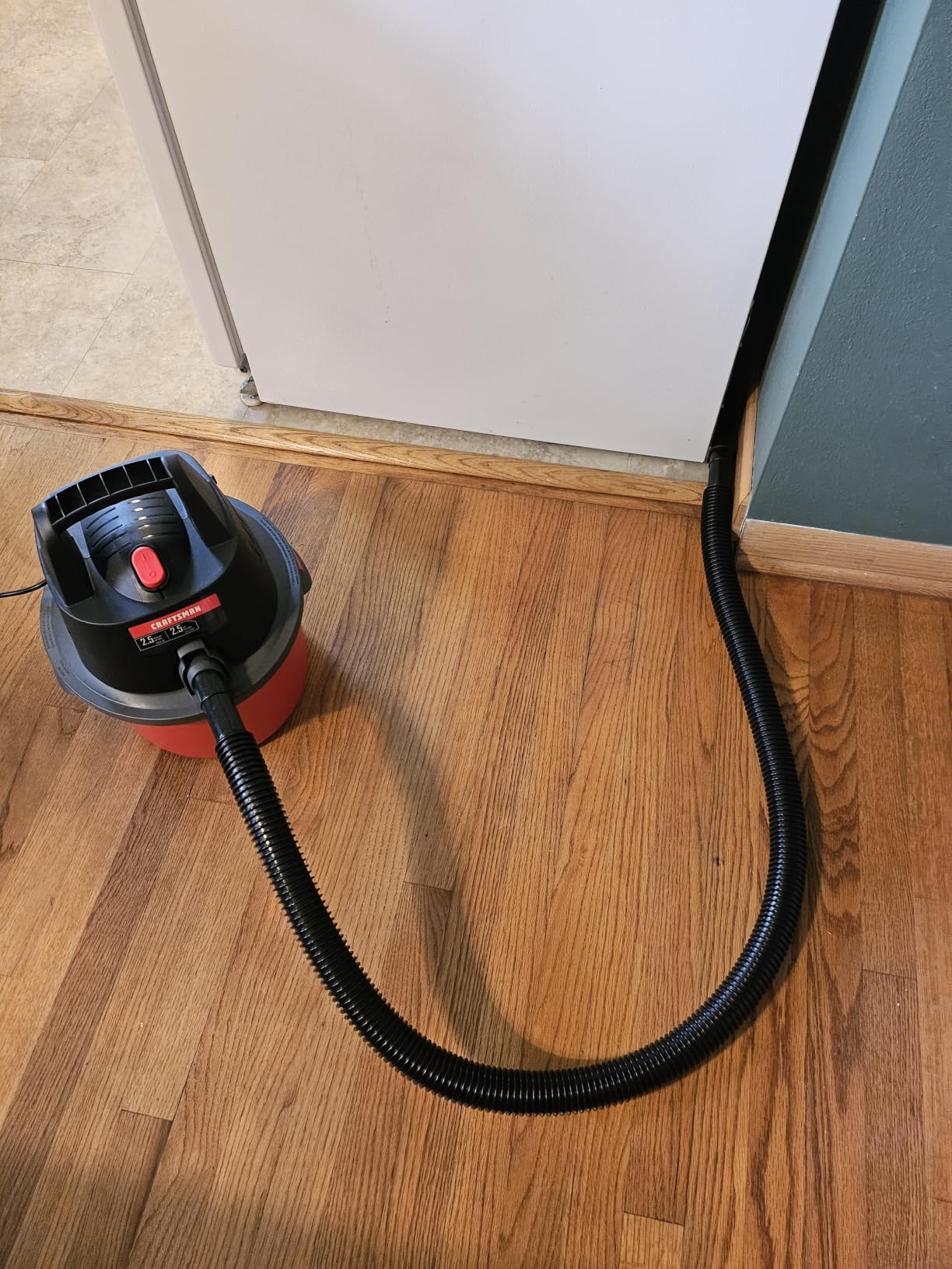 CRAFTSMAN CMXEVBE17250 2.5 Gallon 2.5 Peak HP Wet Dry Shop Vacuum customer photo 2