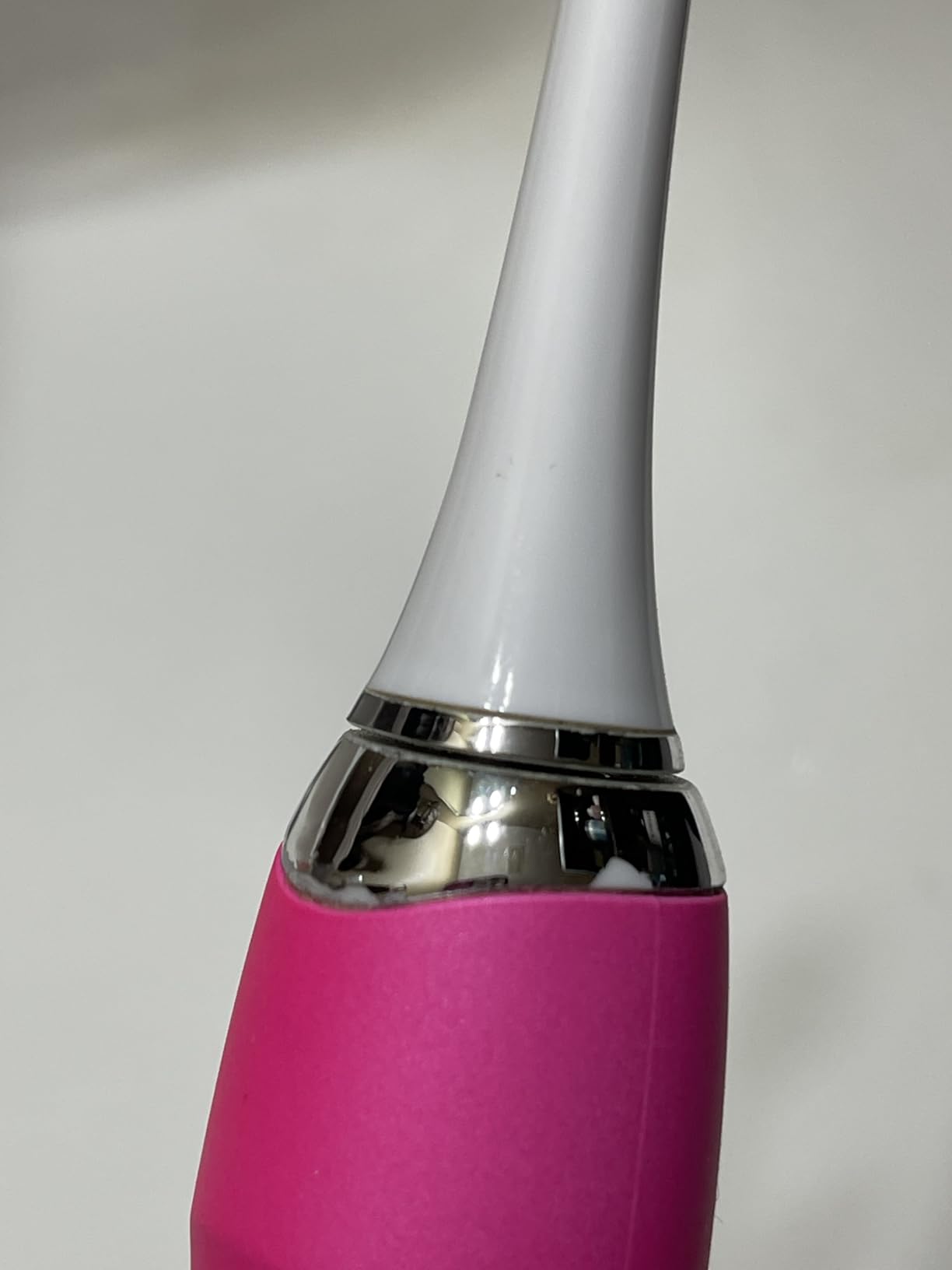 Aquasonic Vibe Series Ultra-Whitening Toothbrush - ADA Accepted Electric Toothbrush - 8 Brush Heads & Travel Case - 40,000 VPM Motor & Wireless Charging - 4 Modes w Smart Timer - Satin Rose Gold customer photo 2