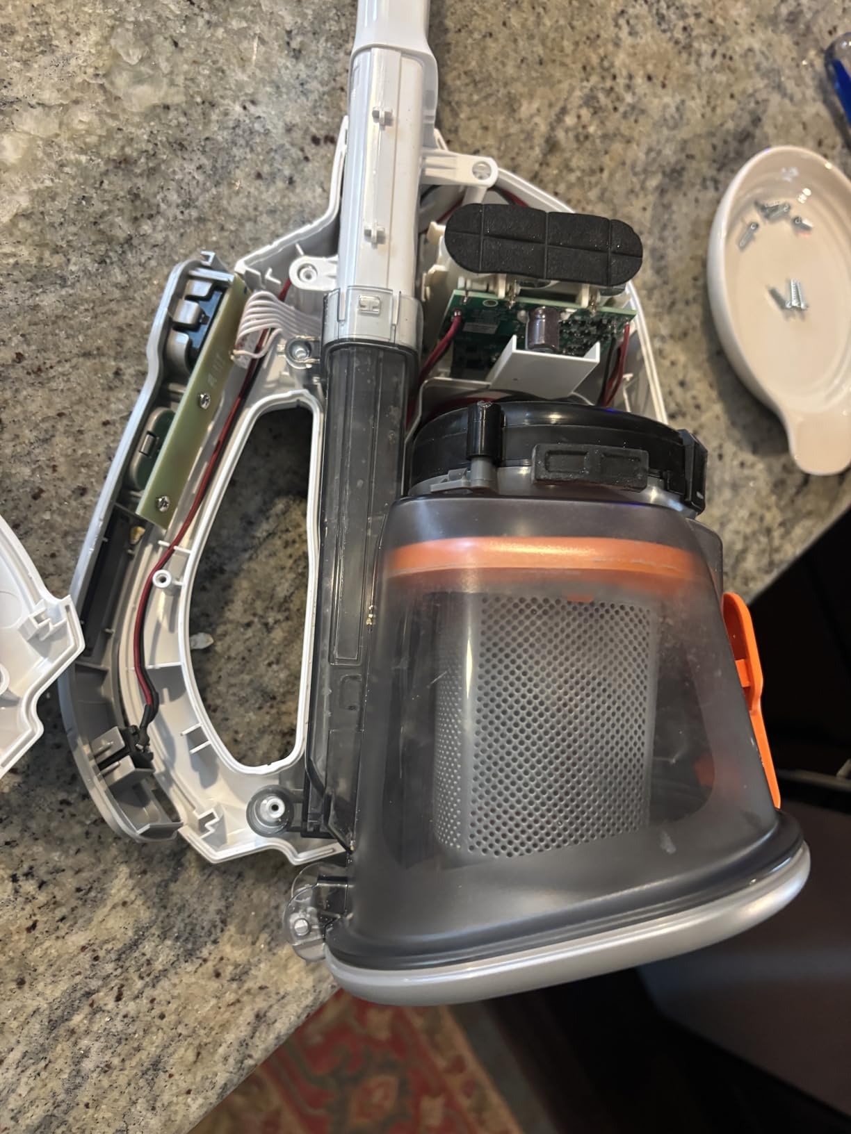 BLACK+DECKER Dust Buster Hand Held Vacuum Cordless Rechargeable, Portable Vacuum for Car, Extended Runtime, Powerful Suction, Extra Long Crevice Tool, AdvancedClean+ (HHVK320J10) customer photo 2