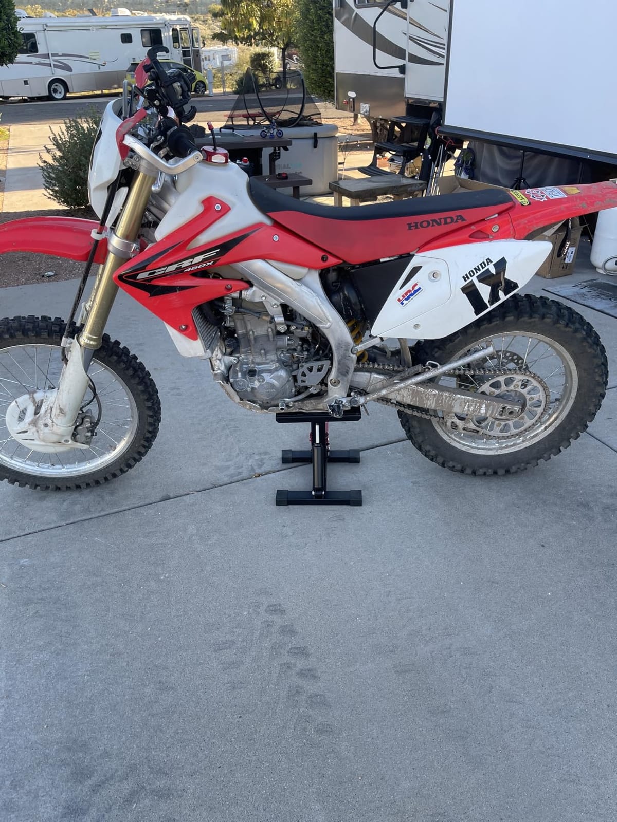 JFG RACING Adjustable Hydraulic Dirt Bike Stand Lift 1000 Lbs Capacity, Red | Solid steel, height adjustable, anti-slip lift jack hoist table, for most dirtbike/pit bike/electric dir bike customer photo 2