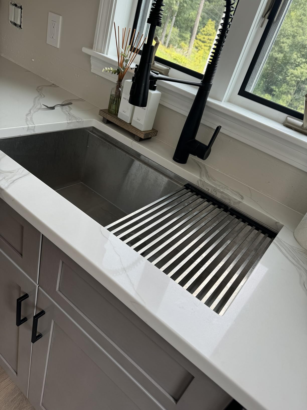 KOHLER K-R22745-SD-VS Semi-Professional Kitchen Sink Faucet with Soap Dispenser, Commercial Kitchen Faucet with Pull Down Sprayer, Vibrant Stainless customer photo 2