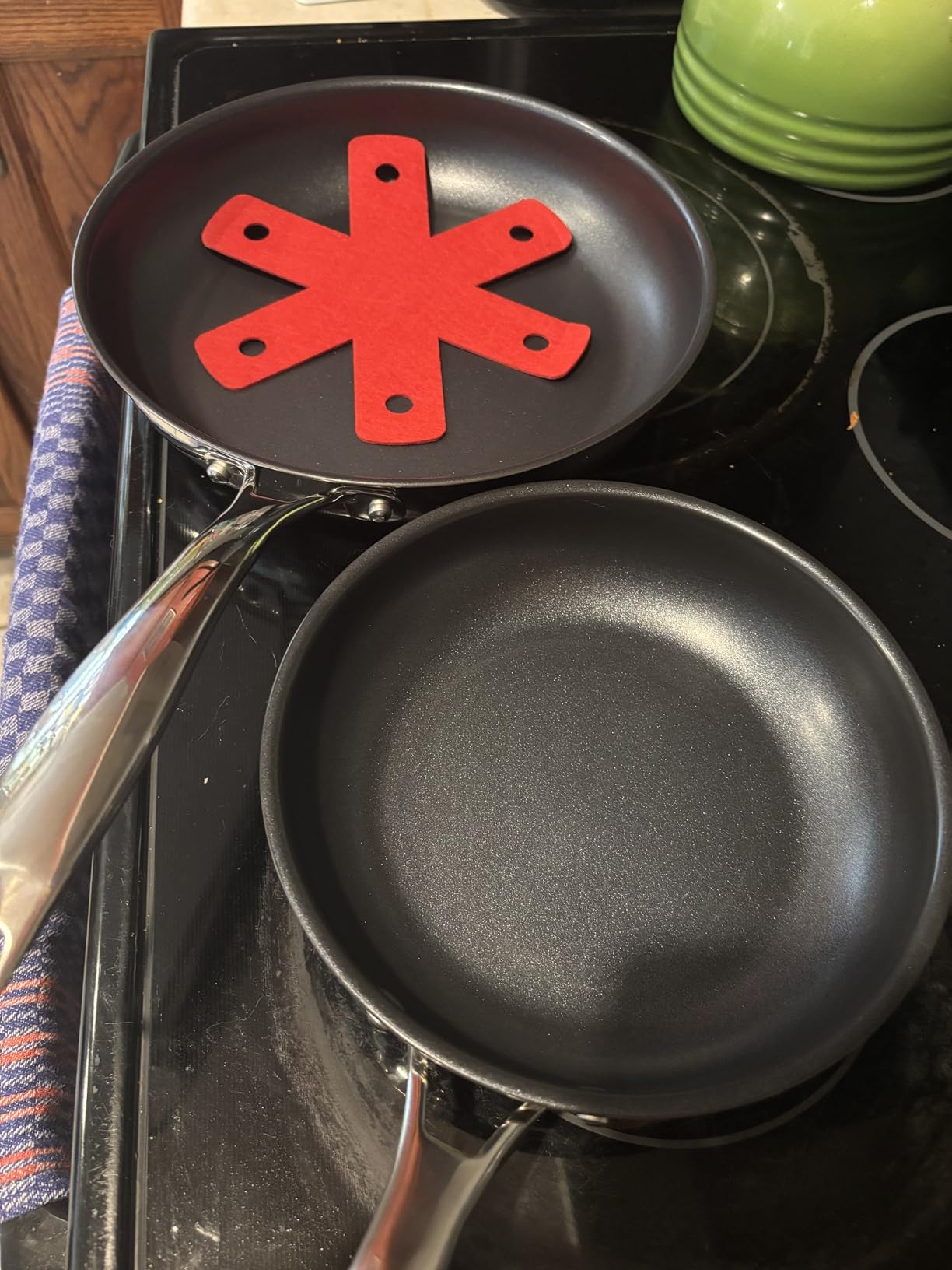 Amazon Basics 2-Piece Non-Stick Stainless Steel Fry Pan Set, Oven Safe, Induction Compatible, Stay-Cool Handles, 10-Inch and 8-Inch customer photo 1