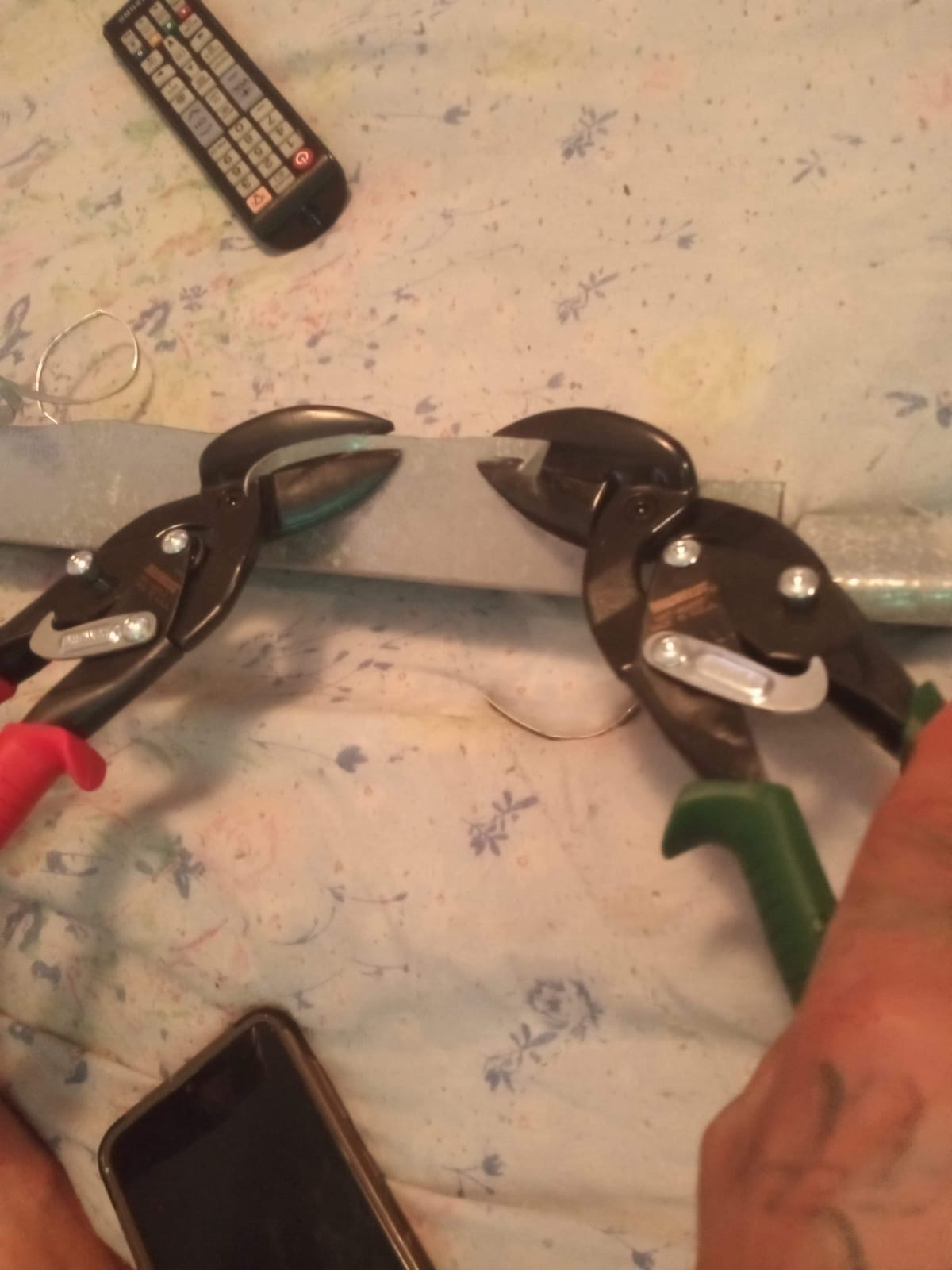 MIDWEST Blackout Aviation Snip Set, Left & Right Offset, Tin Snips | Made in USA, 2 Piece Offset Snip Set, Midwest Blackout Series, Pinch-Thru-Point Cuts, Kush'N-Power Grips - MWT-6510CO customer photo 1