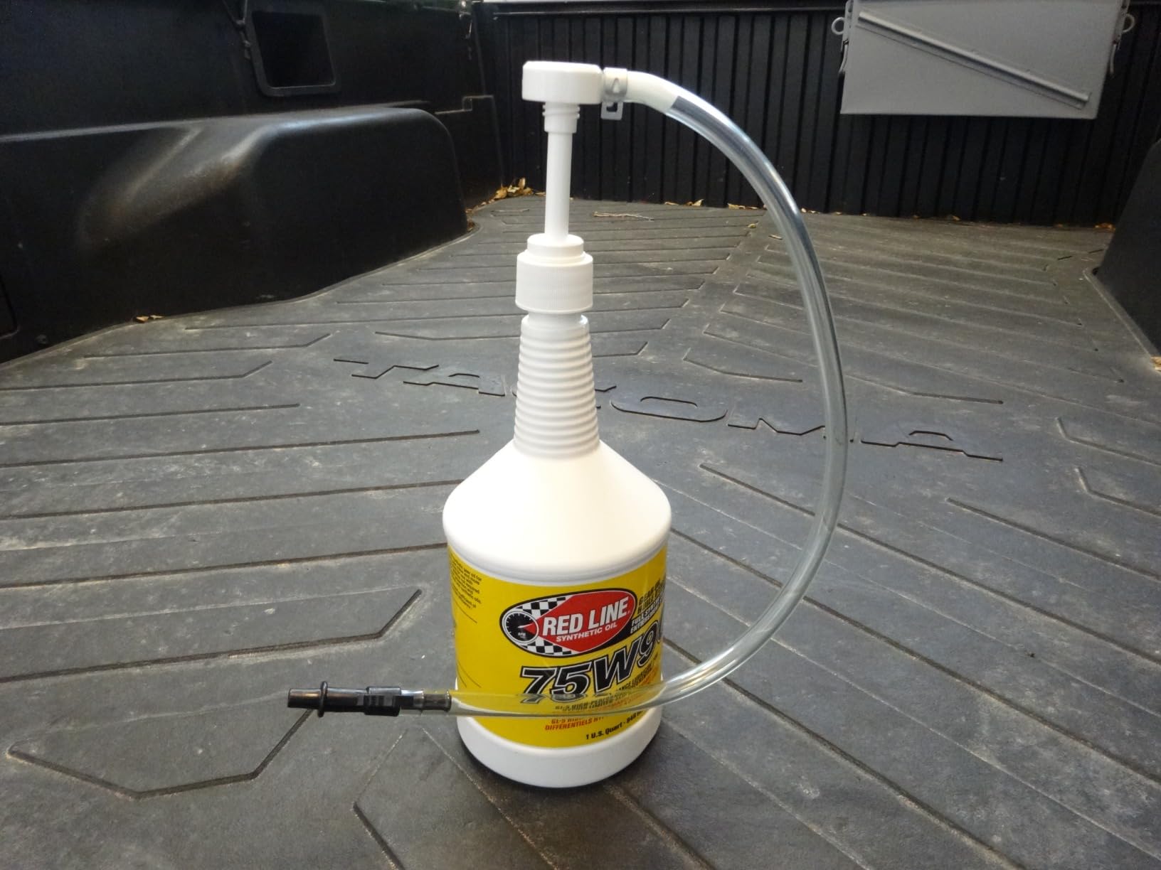 Slippery Pete - Fluid Pump for Standard Quart Bottles - 8cc per Pump Stroke and 3rd Hand Adapter, Transfer Gear Oil, Transmission and Differential Fluid (28mm) customer photo 2