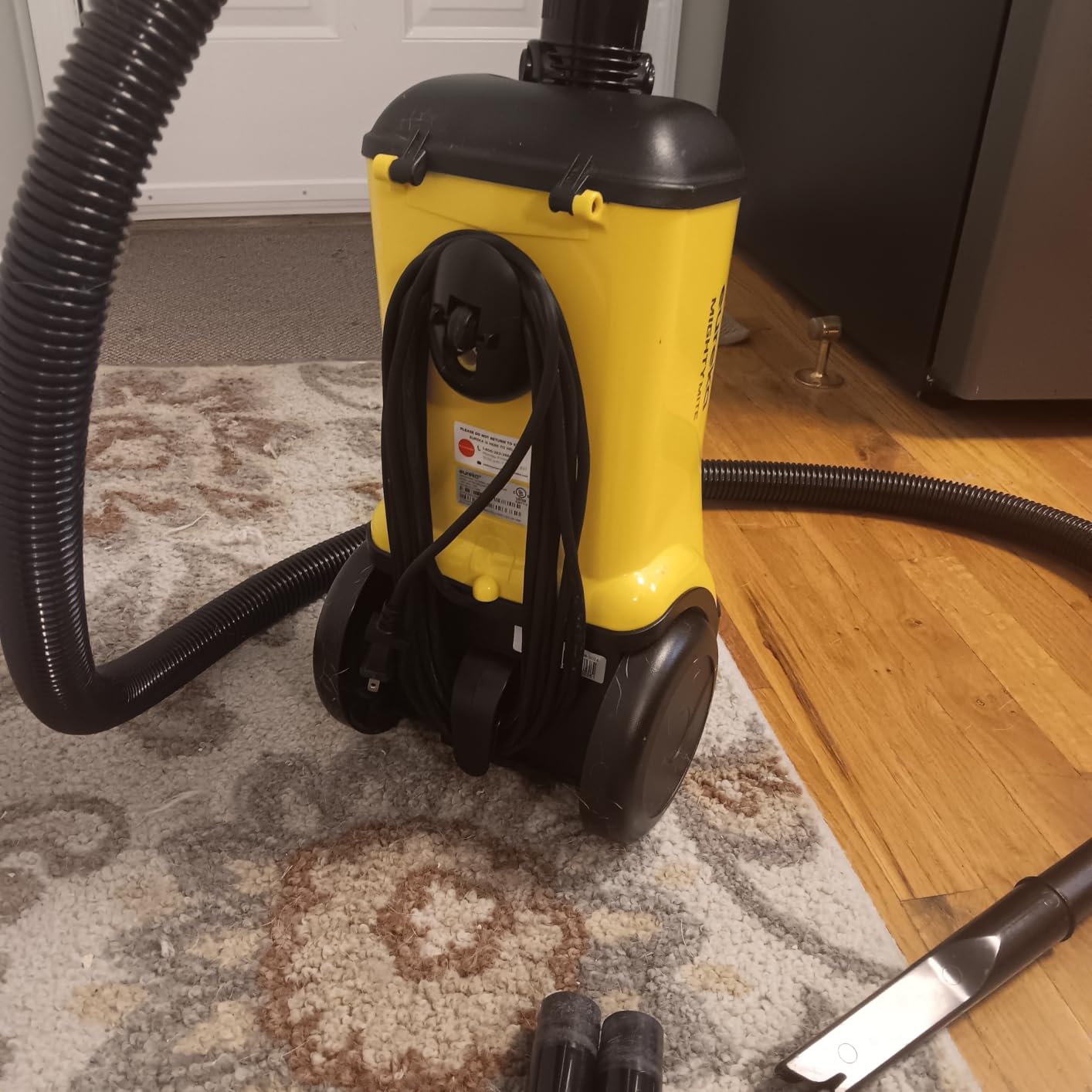 Eureka 3670M Canister Cleaner, Lightweight Powerful Vacuum for Carpets and Hard Floors, w/ 5bags, Yellow customer photo 2