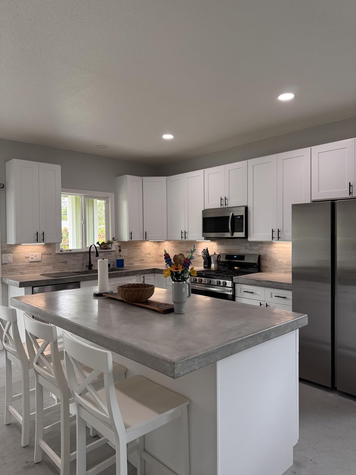 Concrete COUNTERTOP/WORKTOP Sealer | Food Safe/Grade | High Temp | Matte Finish | Waterproof | UV Resistant (1 Liter) customer photo 1