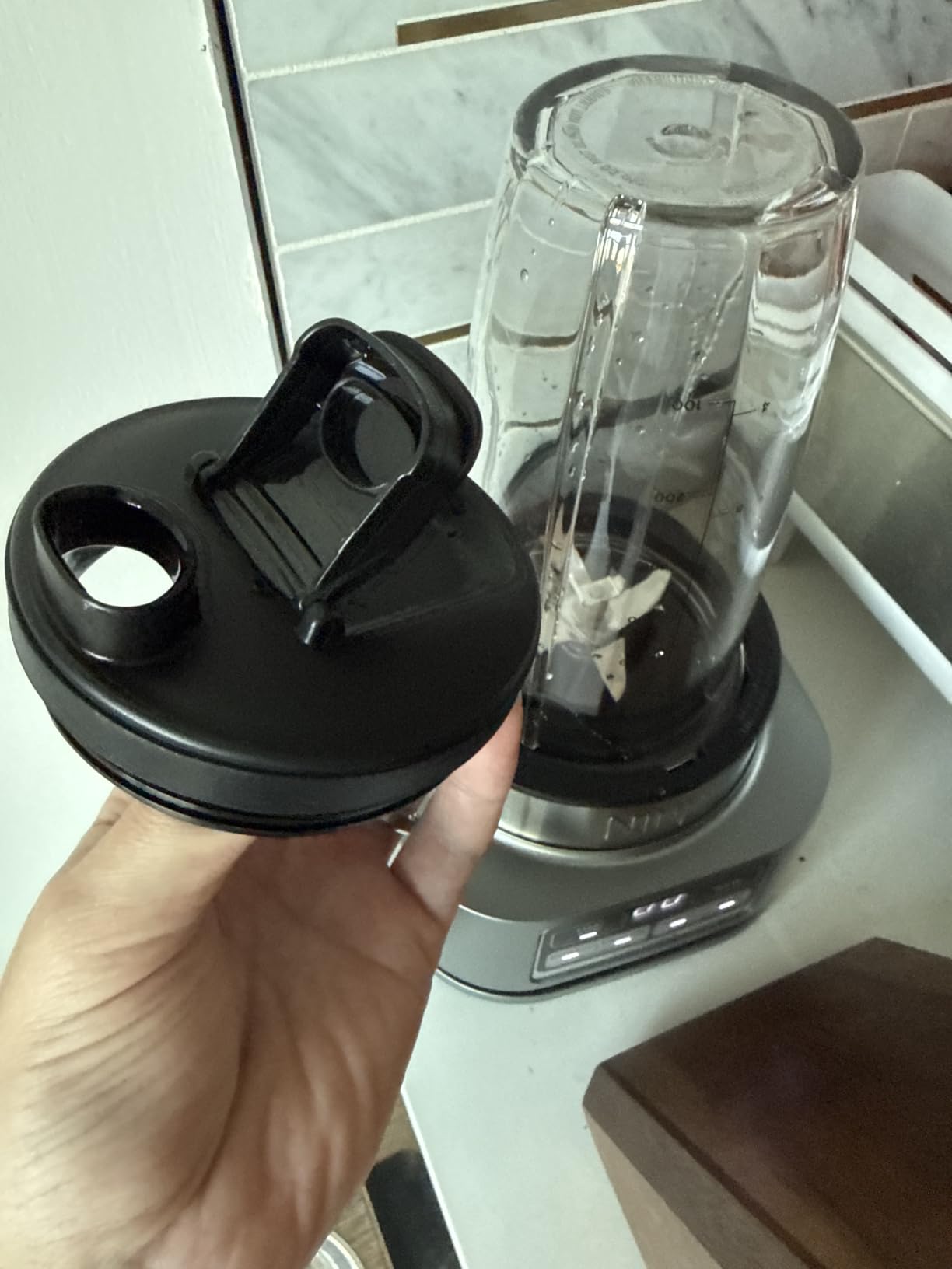 Ninja Foodi Personal Blender & Smoothie Bowl Maker, 1200PW, SS101 | smartTORQUE motor + Hybrid Edge blades. Smoothie bowl maker, nutrient extractor, (2) 24-oz cups customer photo 2
