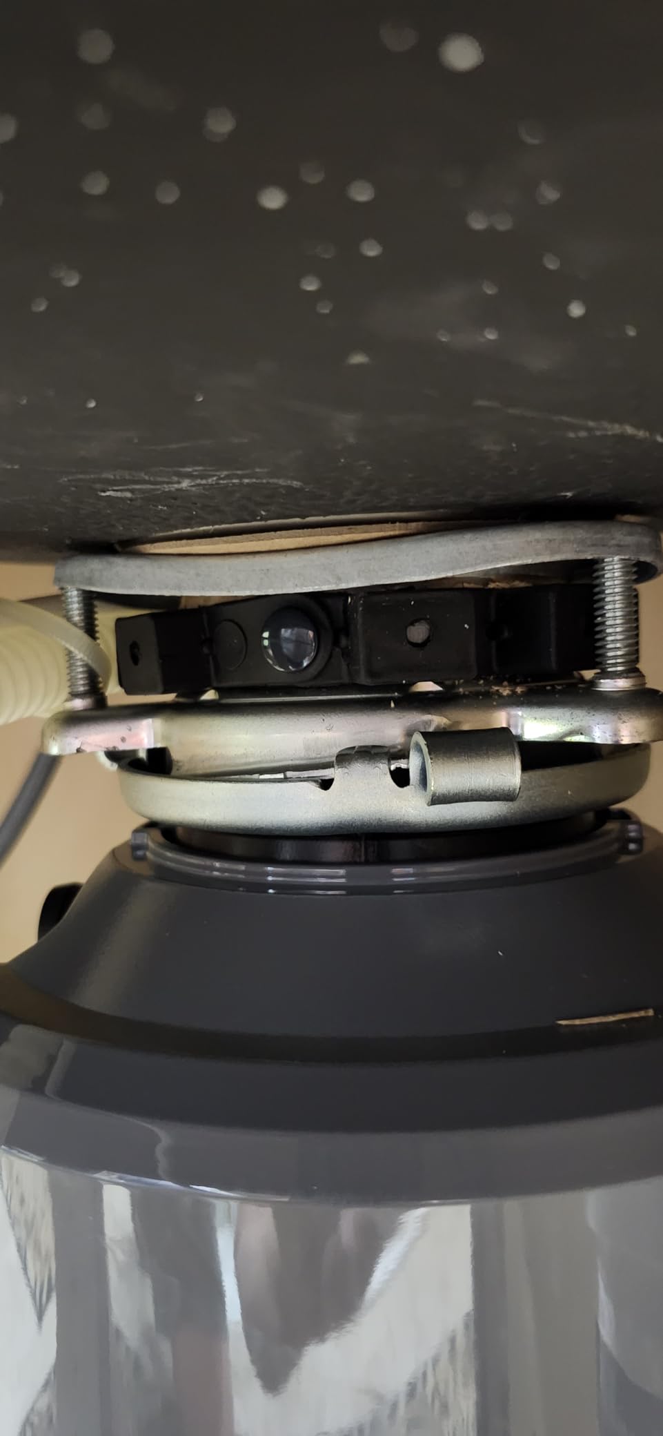 Frigidaire 1.25 HP Corded Garbage Disposal for Kitchen Sinks | FF13DISPC1 customer photo 2