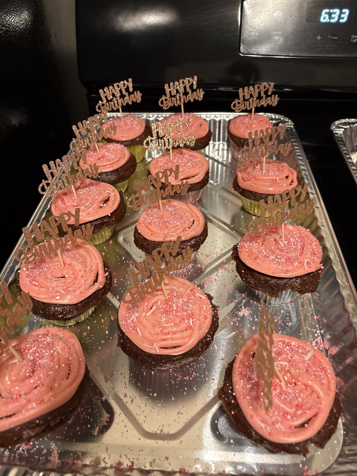Reusable Piping Bags and Tips Set, 21-Piece Cake and Cupcake Decorating Kit | Reusable piping bags pair with 12 icing tips, couplers and scrapers for precise frosting and easy cake or cupcake decorating. customer photo 1