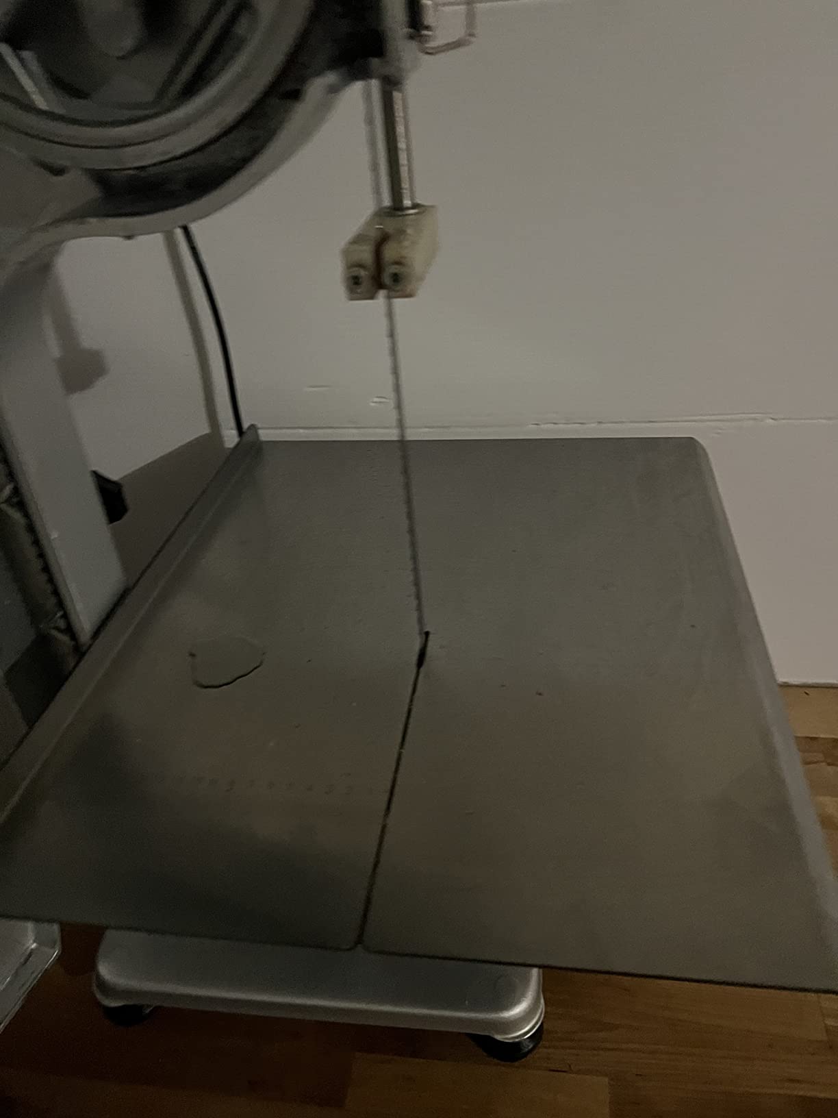 1500W Electric Bone Saw Machine, 0.8-5.9 Inch Cutting Thickness, 2.6HP Frozen Meat Cutter 110V Commercial Bandsaw Machine, 20x15in Table customer photo 2