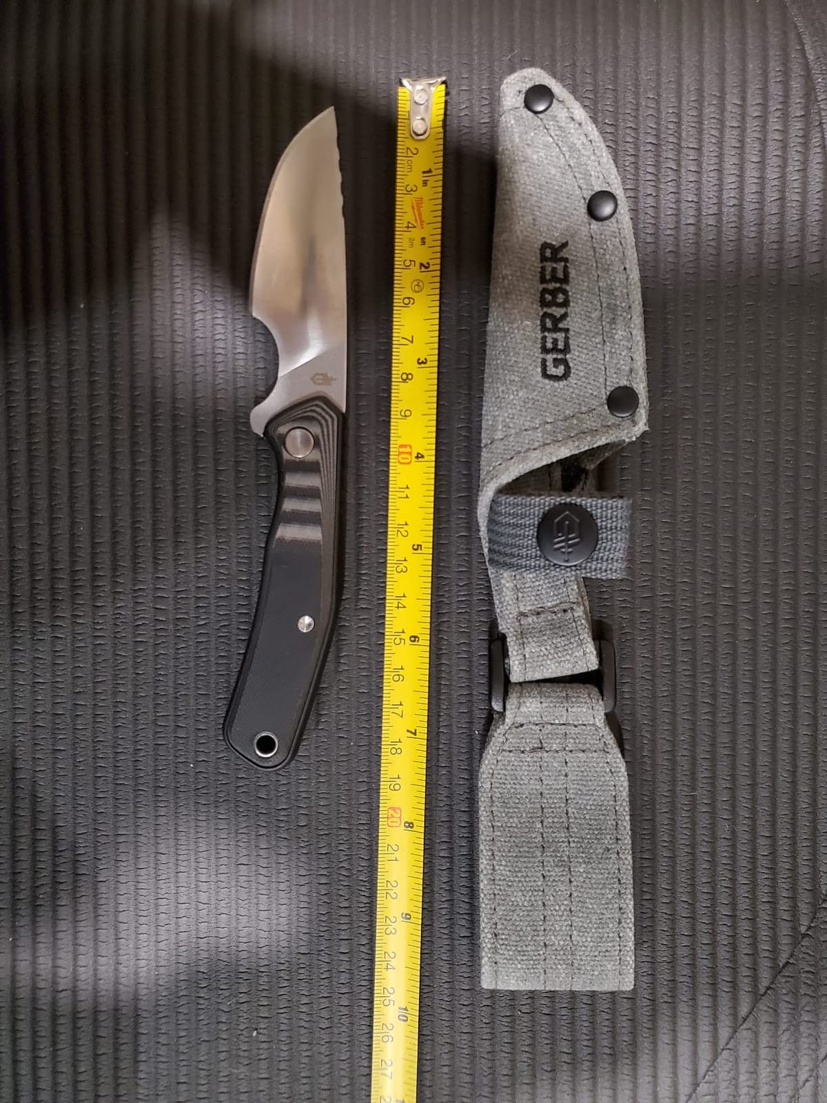 Gerber Gear Downwind Caper - Fixed Blade Knife with Sheath for Hunting Gear - Black customer photo 2
