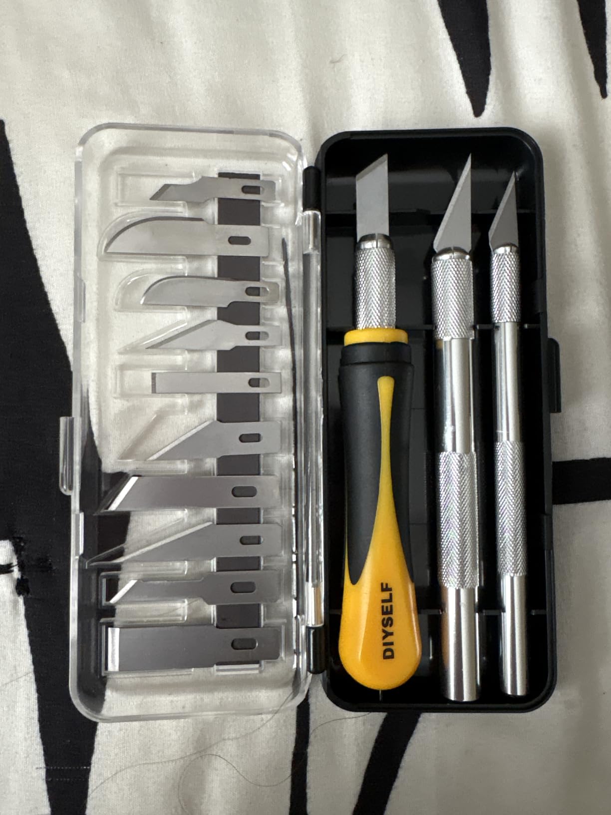 DIYSELF 16-Piece Exacto Knife Set, Craft Knife & Hobby Knife Kit, Precision Knife with Magnetic Storage Case, Exacto Knife for Crafting, Paper, Foam, Vinyl, Models, 3D Printing, Junk Journal Supplies customer photo 1