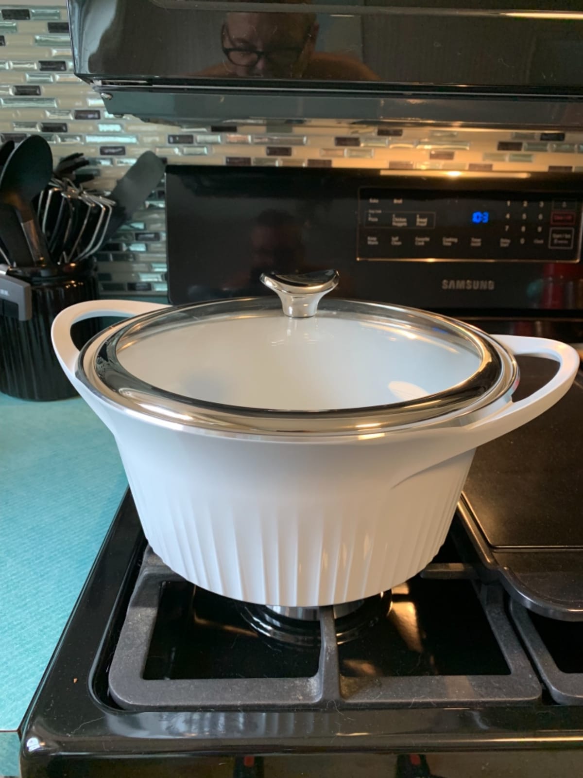 CorningWare QuickHeat 5.5-QT Cast Aluminum Dutch Oven With Lid & Non-Stick Ceramic Interior, Lightweight and Fast Even Heat Baking & Cooking, For Meats, Soup, Browning, Searing, French Navy customer photo 1