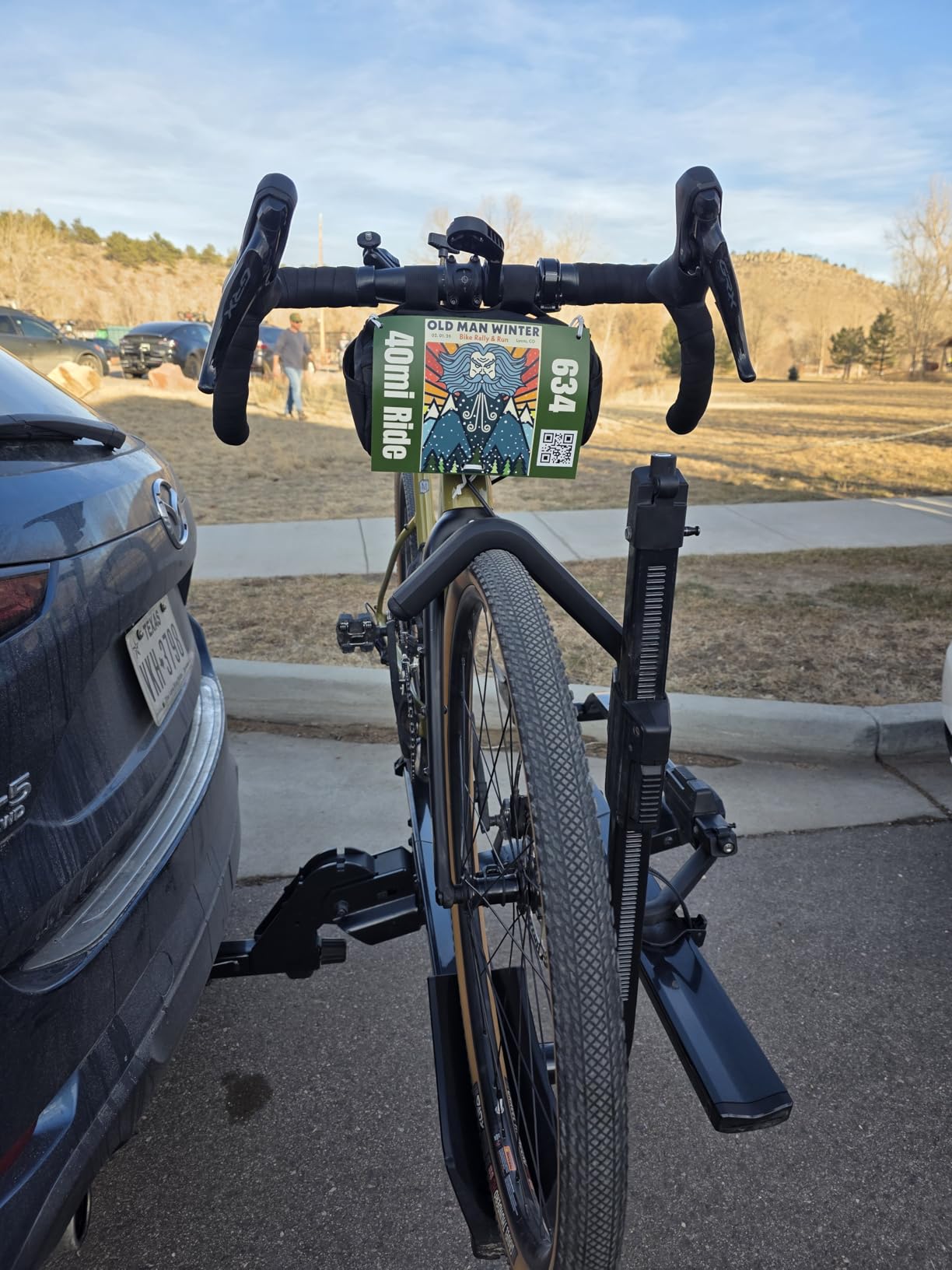 Yakima StageTwo 4 Bike Adjustable Tray Hitch with Tilt Lever and SKS Locks customer photo 2