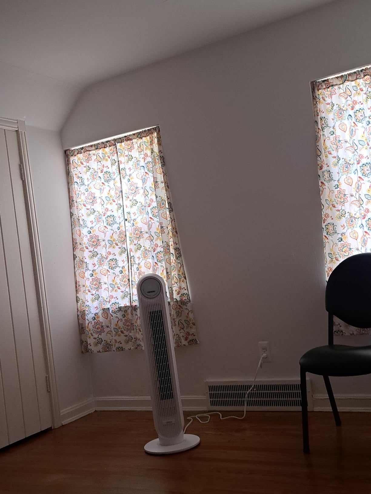 DREO Tower Fan for Bedroom, 28ft/s Velocity, Ultra Quiet Fan, 8 Speeds, 2026 Upgraded DC Motor, 90° Oscillating, 4 Modes Standing Fan, Bladeless Fan for Indoors, Floor Fans with Remote, Black customer photo 2