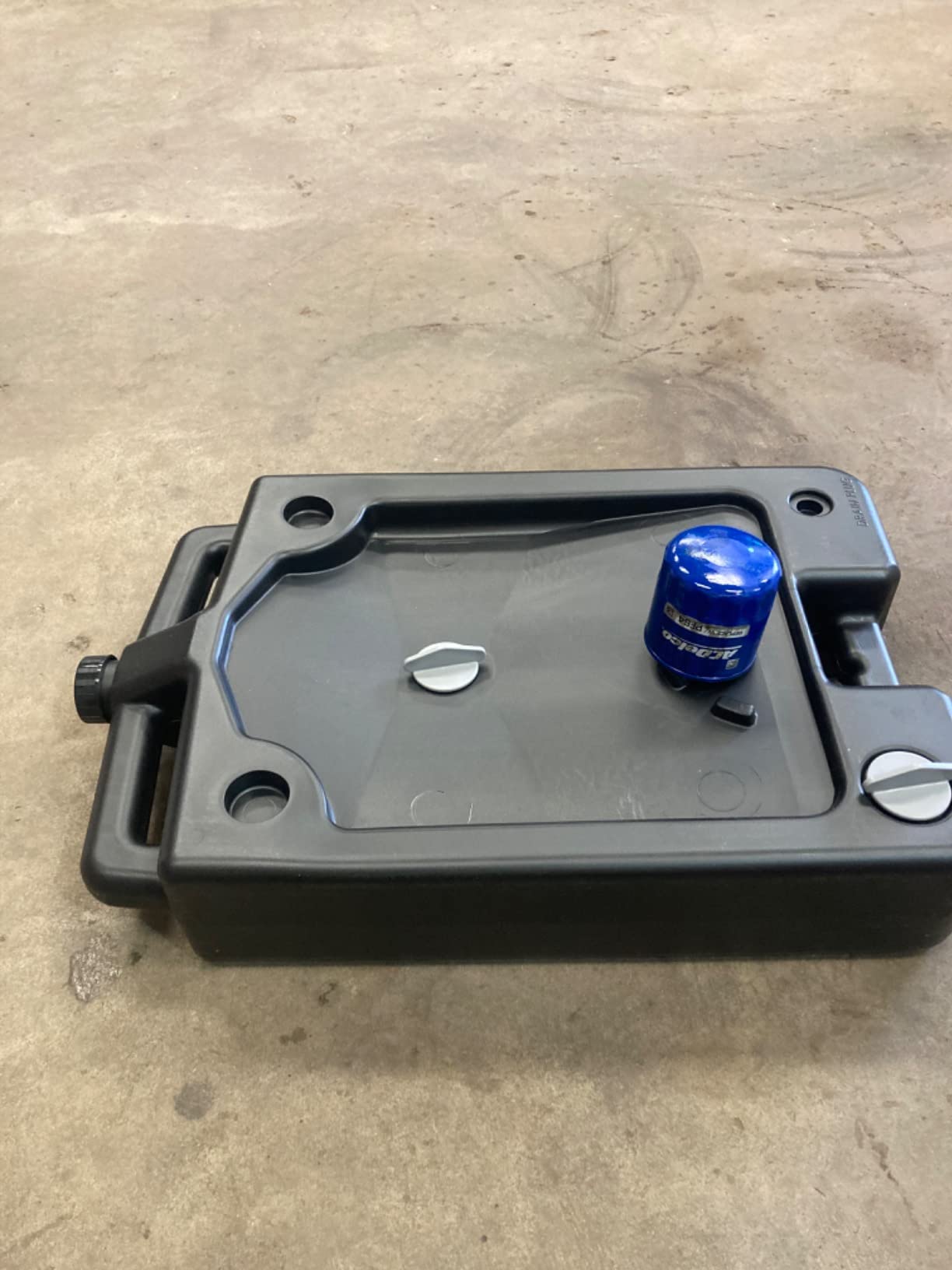 CHAPIN 78005 12-Quart Low-Profile Oil Drain Pan, Splash-Free Design | Low-profile design fits under mowers, motorcycles and ATVs, while the large target area helps reduce splashing during drains customer photo 2