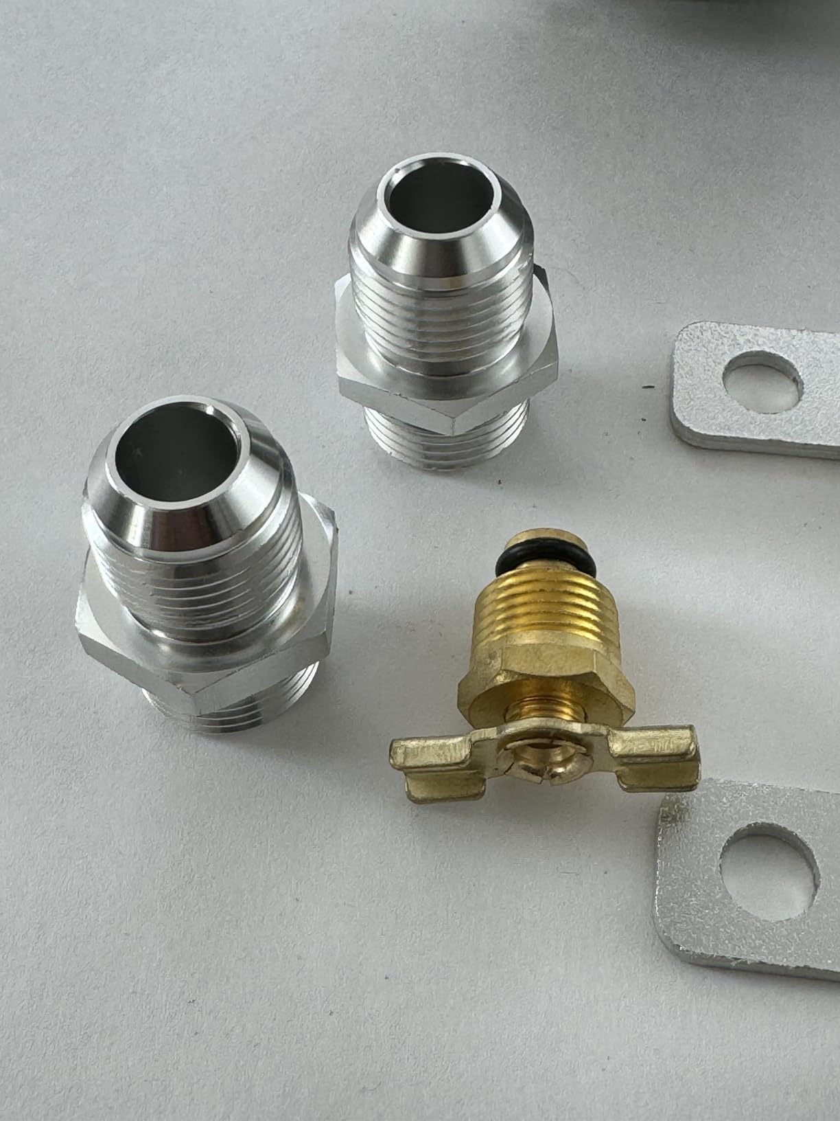 Universal Aluminum 10AN 1.2L Twin Baffle Dual Filter Engine Oil Catch Can Tank With 2 Air Filters Oil Catch Reservoir Tank Can Breather Kit Silver customer photo 1