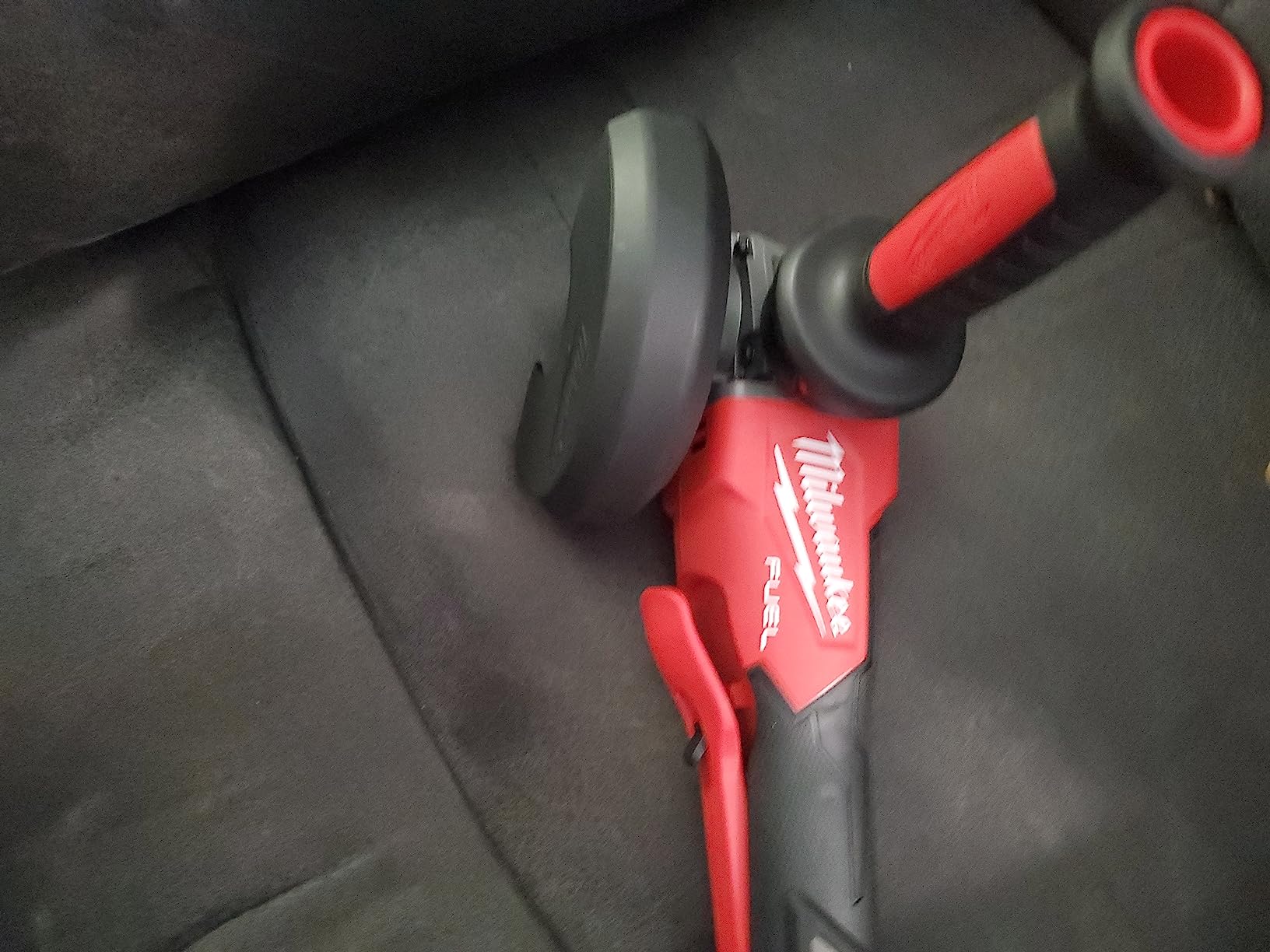 Milwaukee 2880-20 M18 Fuel Brushless Lithium-Ion 4-1/2 in. / 5 in. Cordless Small Angle Grinder with No-Lock Paddle Switch (Tool Only) customer photo 1