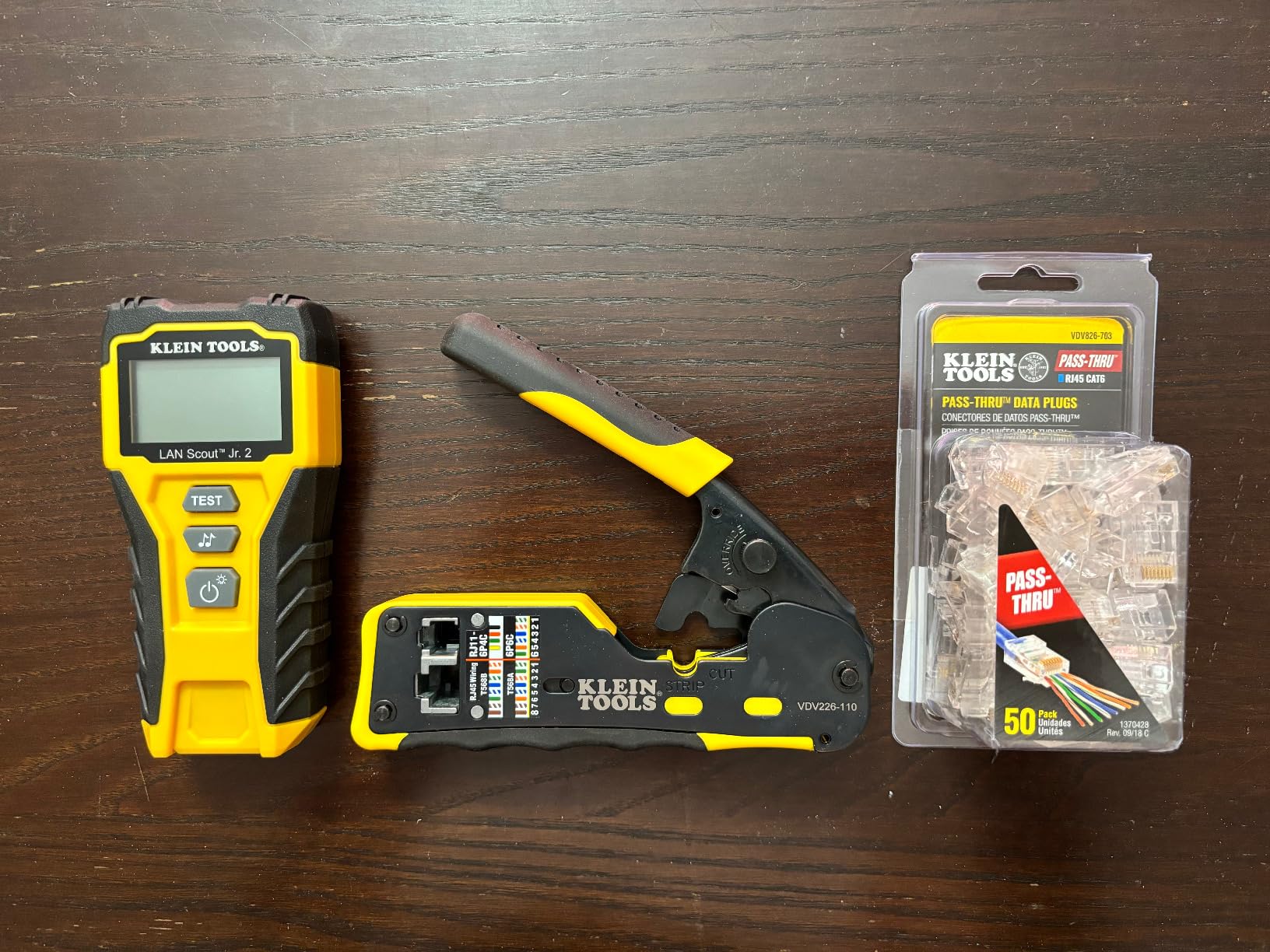Klein Tools 80072 RJ45 Cable Tester Kit with LAN Scout Jr. 2, Coax Crimper / Stripper / Cutter Tool and 50-Pack Pass-Thru Modular Data Plugs customer photo 1