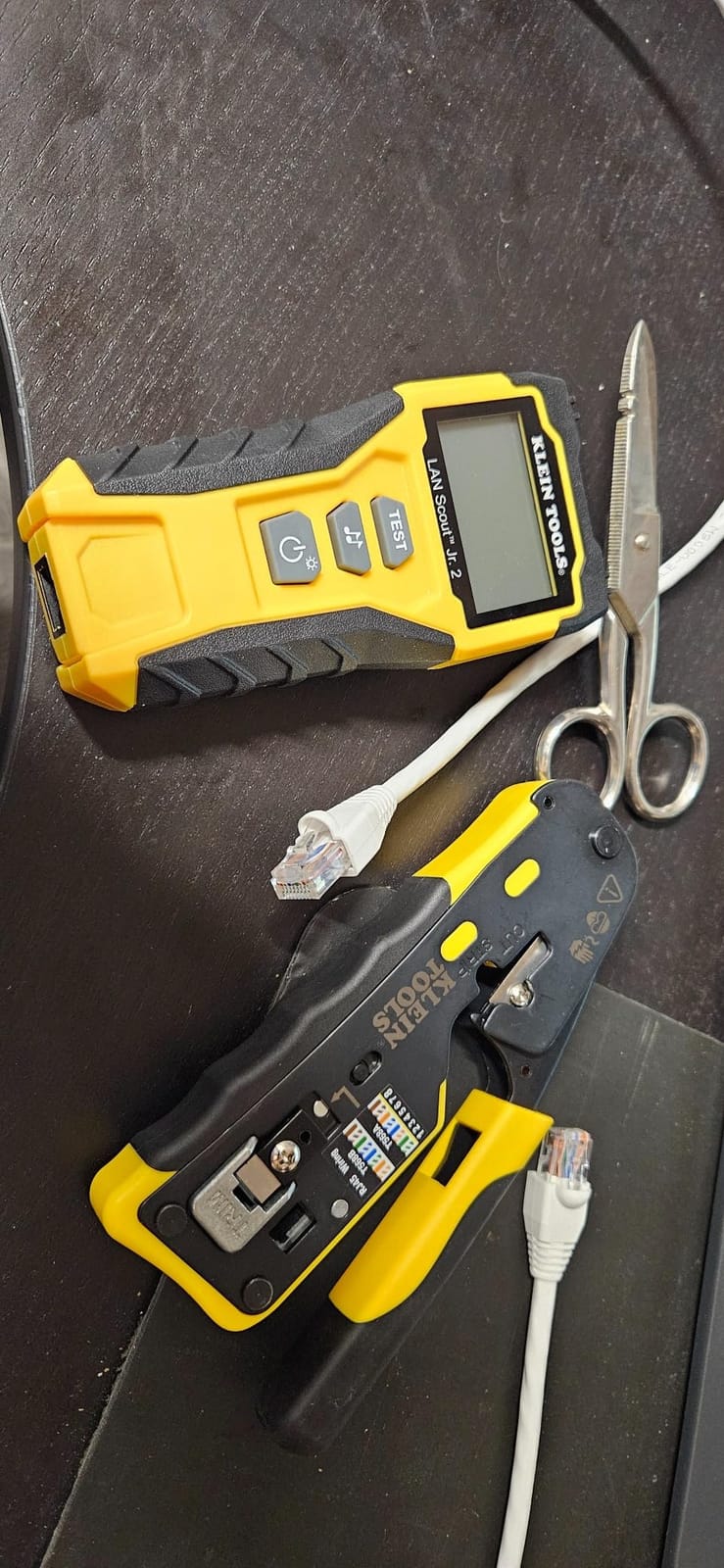 Klein Tools 80072 RJ45 Cable Tester Kit with LAN Scout Jr. 2, Coax Crimper / Stripper / Cutter Tool and 50-Pack Pass-Thru Modular Data Plugs customer photo 2