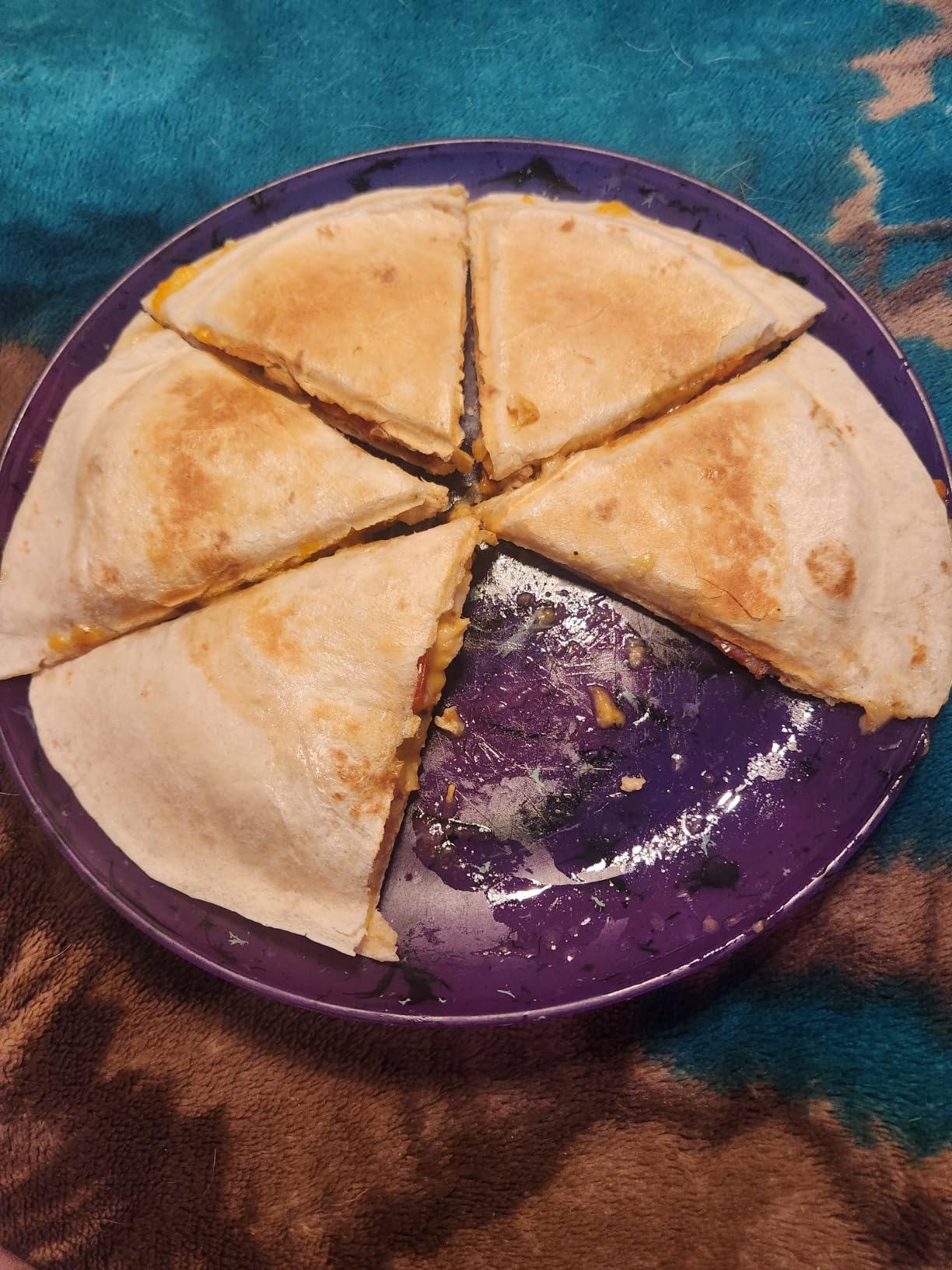 Taco Tuesday Deluxe 10-inch 6-Wedge Electric Quesadilla Maker with Extra Stuffing Latch, Red customer photo 1