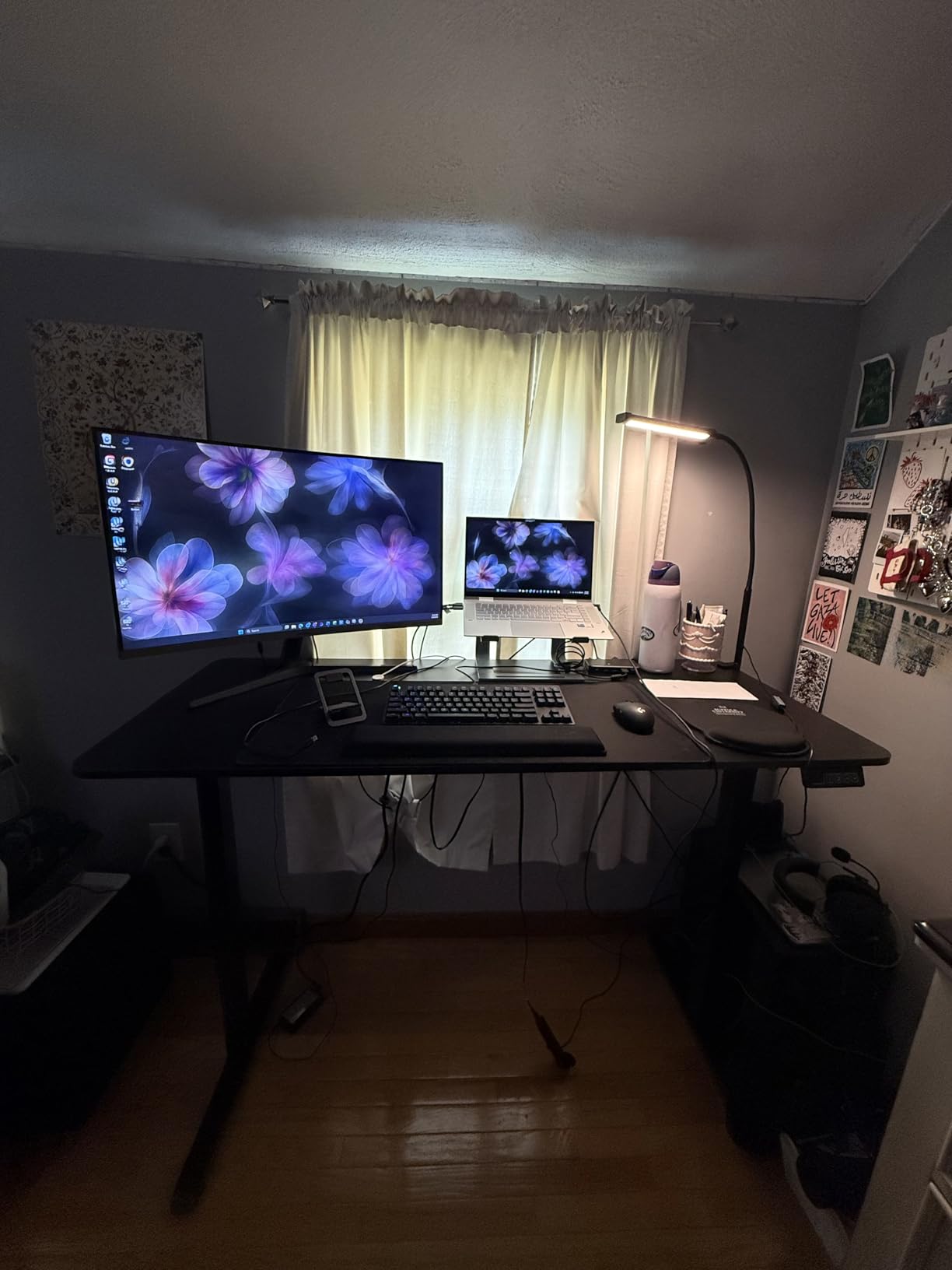 Furmax 55 Inches Electric Height Adjustable Standing Desk Home Office Desk | Large Sit Stand Up Computer Desk Memory Preset with T-Shaped Metal Bracket, Black customer photo 1