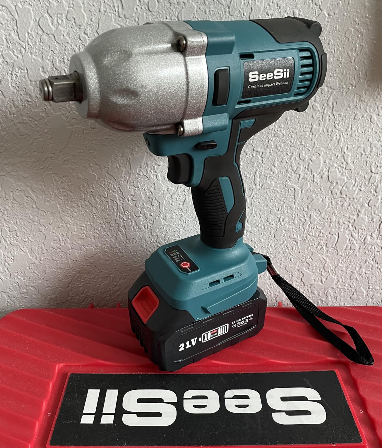 Seesii Impact Wrench 665 FT-LBS (900N.m) 3300IPM 1/2 Impact Gun High Torque Electric Impact Driver Cordless Impact Wrench with 21V 2x4.0Ah Battery 6 Sockets & Case for Home Car Tire Lug Nut Removal Tool customer photo 2