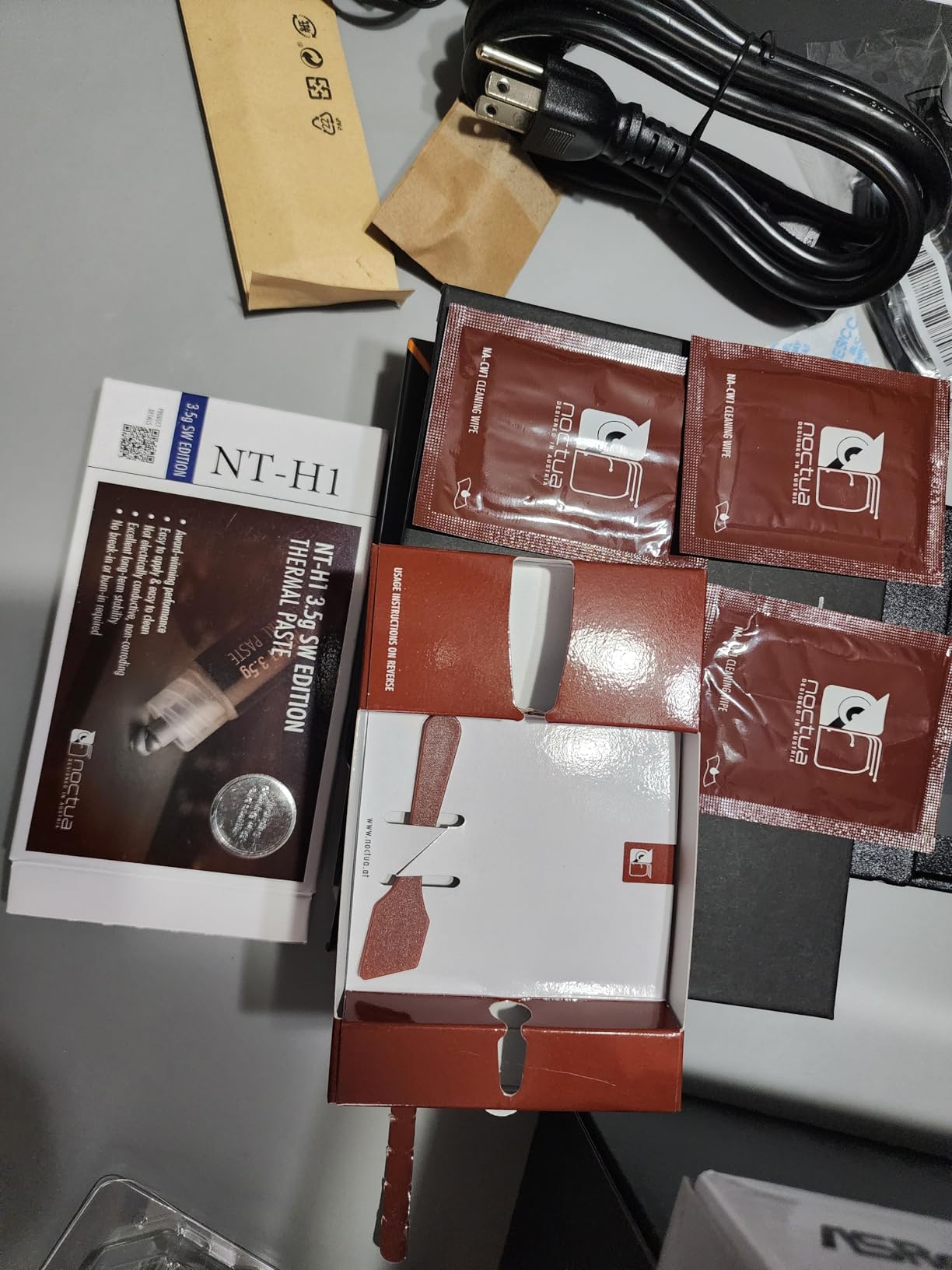 Noctua NT-H1 3.5g SW Edition, Thermal Paste, Spatula and 3 Cleaning Wipes customer photo 1