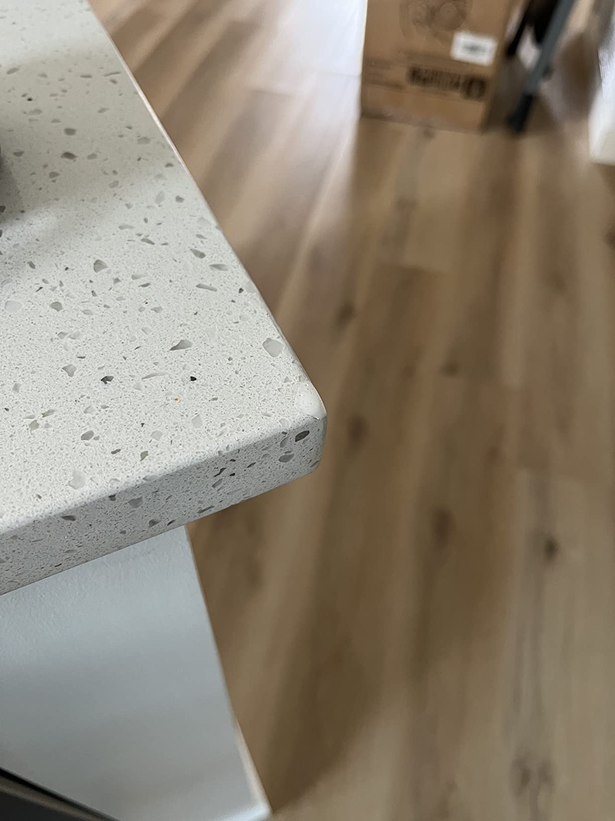 Quartz Countertop Repair Kit, White for Edge Chips, Cracks & Scratch customer photo 1