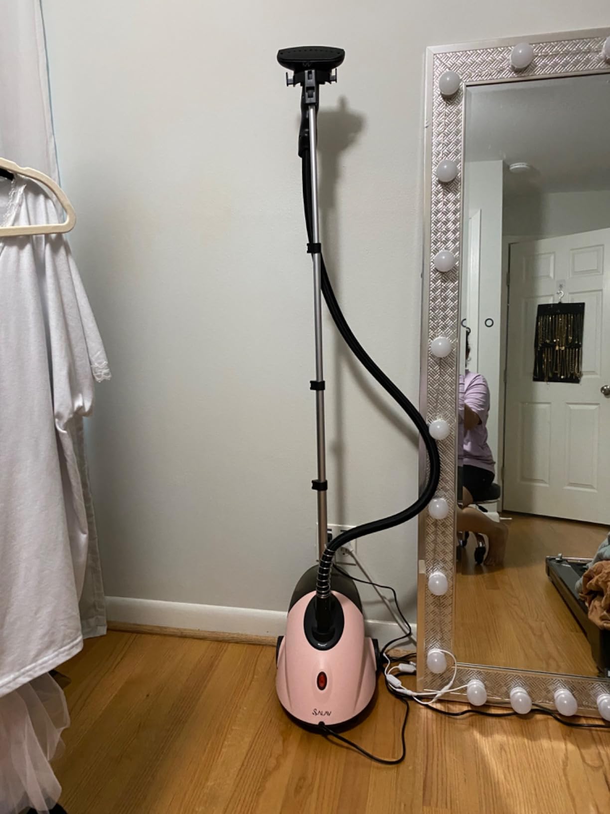 SALAV Full Size Garment Steamer for Clothes with Wheels, 1500W, 1.8L Tank customer photo 1