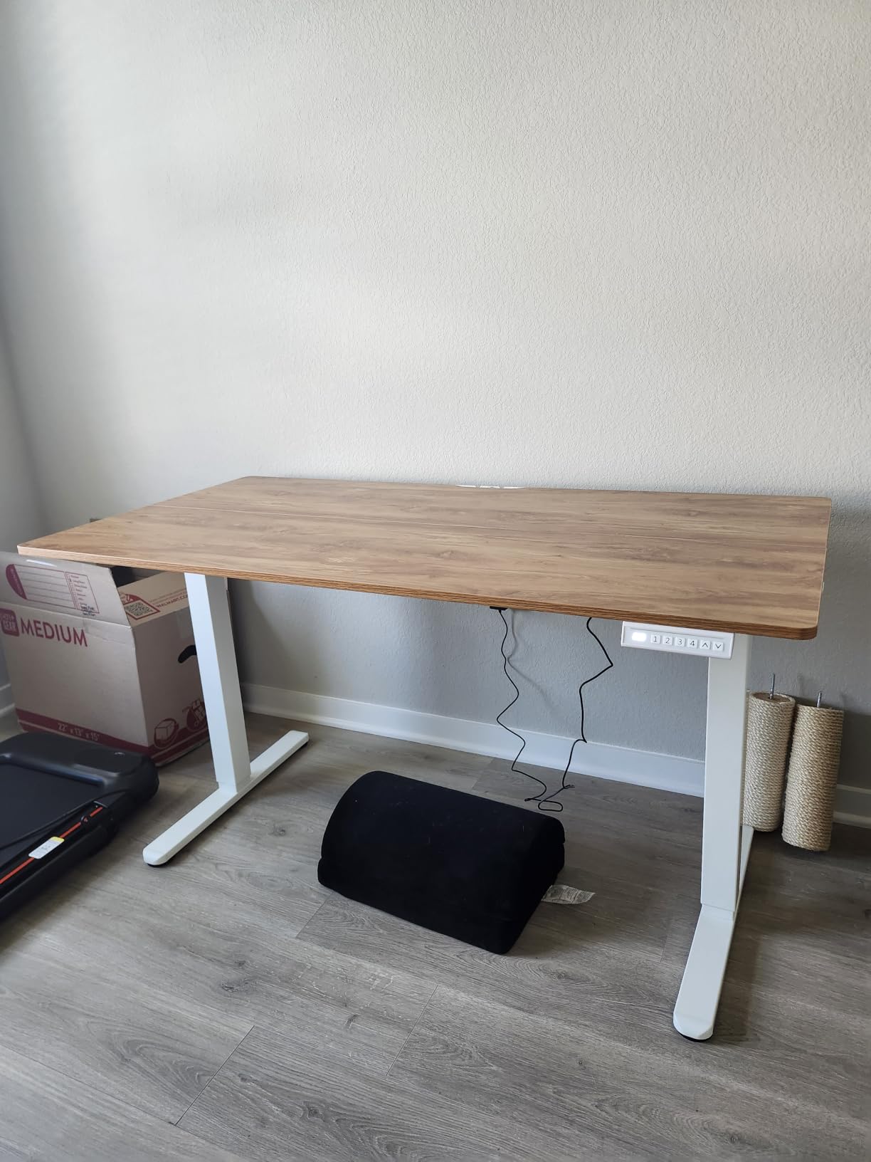 ErGear Height Adjustable Electric Standing Desk, 48 x 24 Inches Sit Stand up Desk, Memory Computer Home Office Desk, Vintage Brown customer photo 2