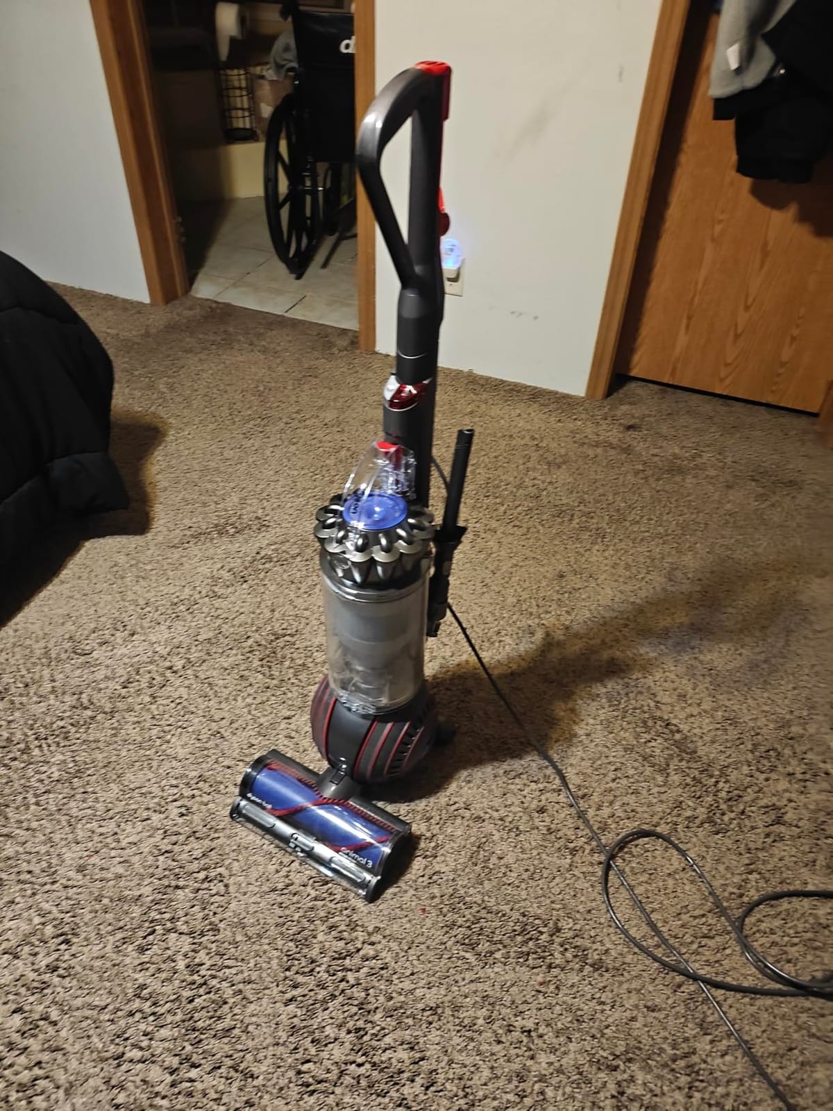 Dyson Ball Animal 3 Upright Vacuum, Corded, 290AW, De-tangling Motorbar Cleaner Head for All Floors, 3 Suction Modes customer photo 1