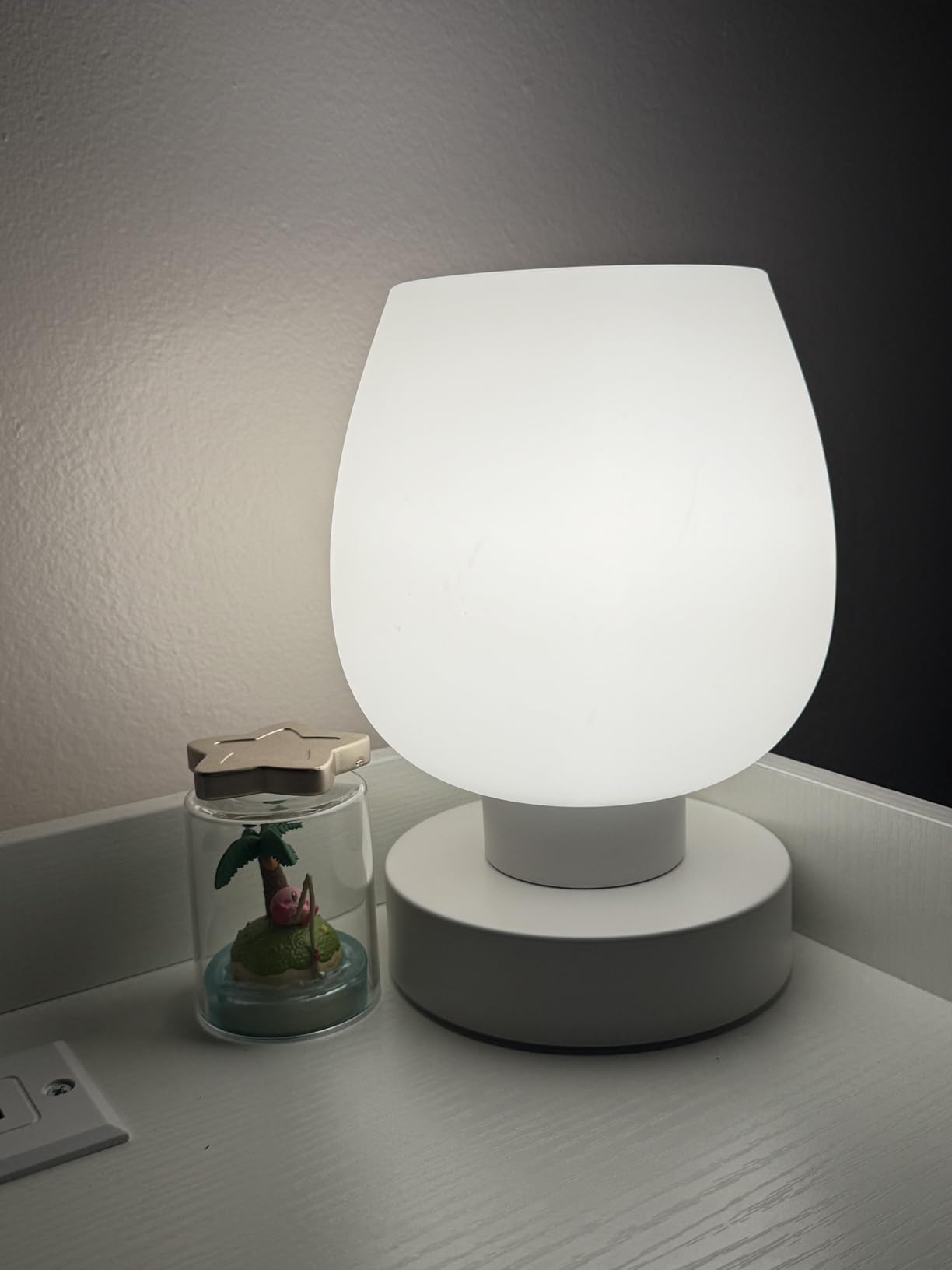 ONEWISH Small Bedside Lamp for Bedroom, 3-Way Dimmable Touch Control, 600 Lumen Bright Opal Glass Shade, 7.5 Inch Ultra Compact Nightstand Lamp customer photo 2